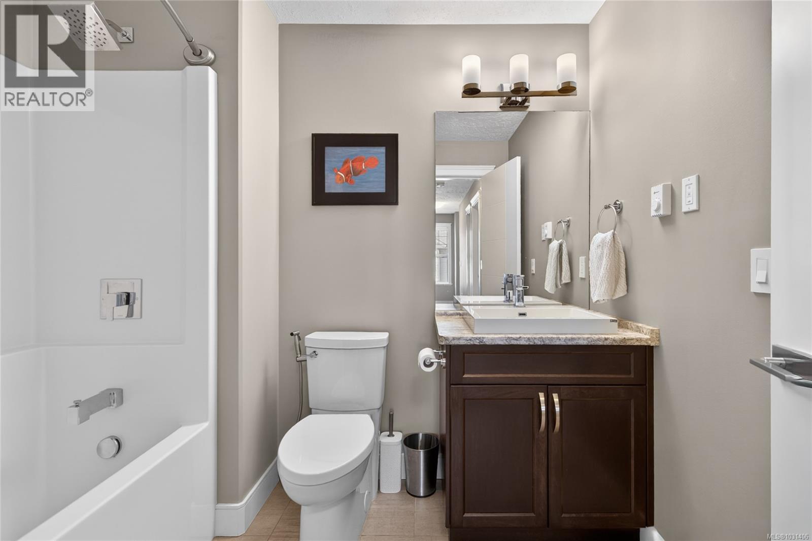 #109 2077 20TH ST - 41