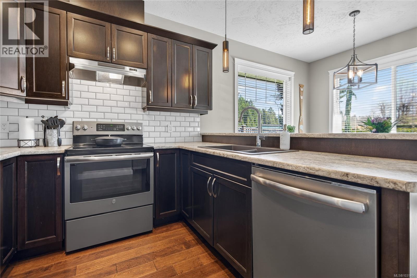 #109 2077 20TH ST - 13