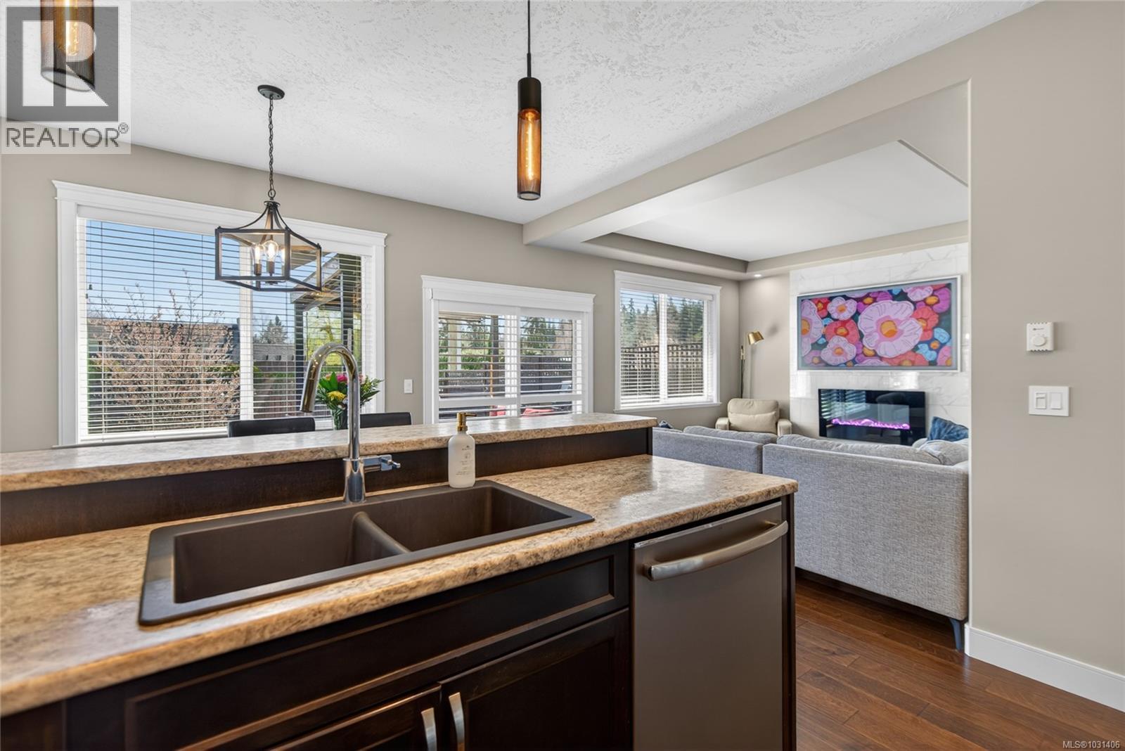 #109 2077 20TH ST - 15