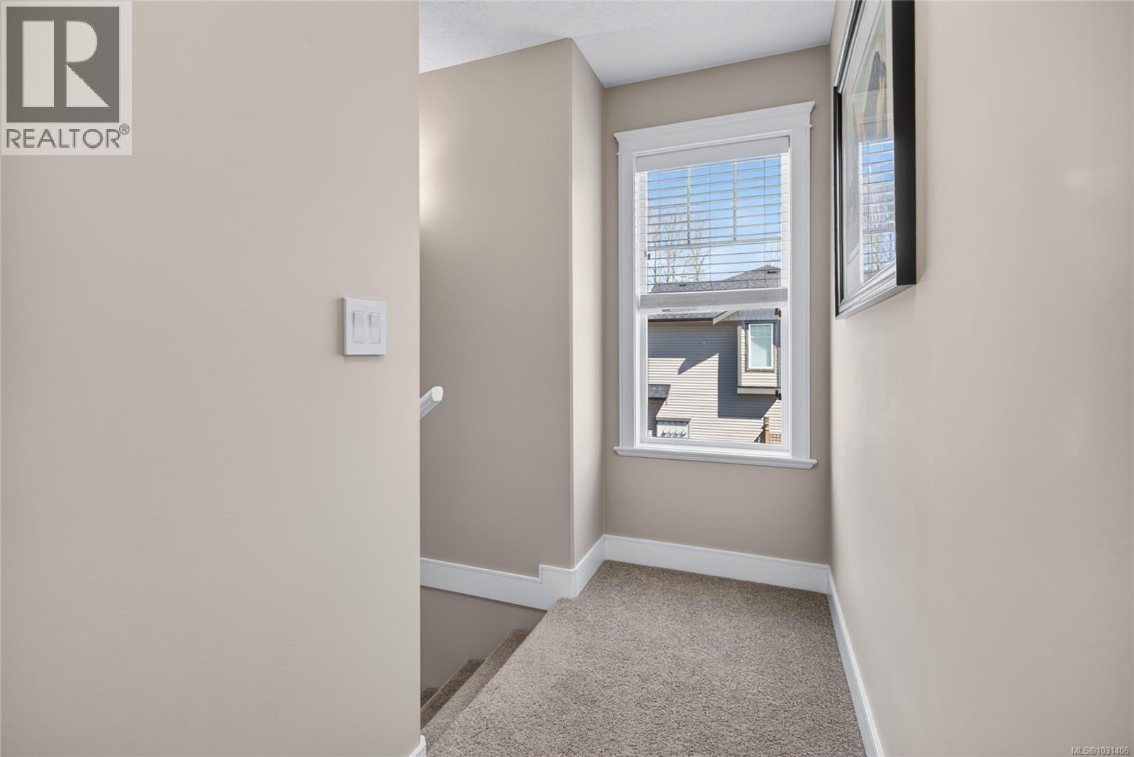 #109 2077 20TH ST - 28