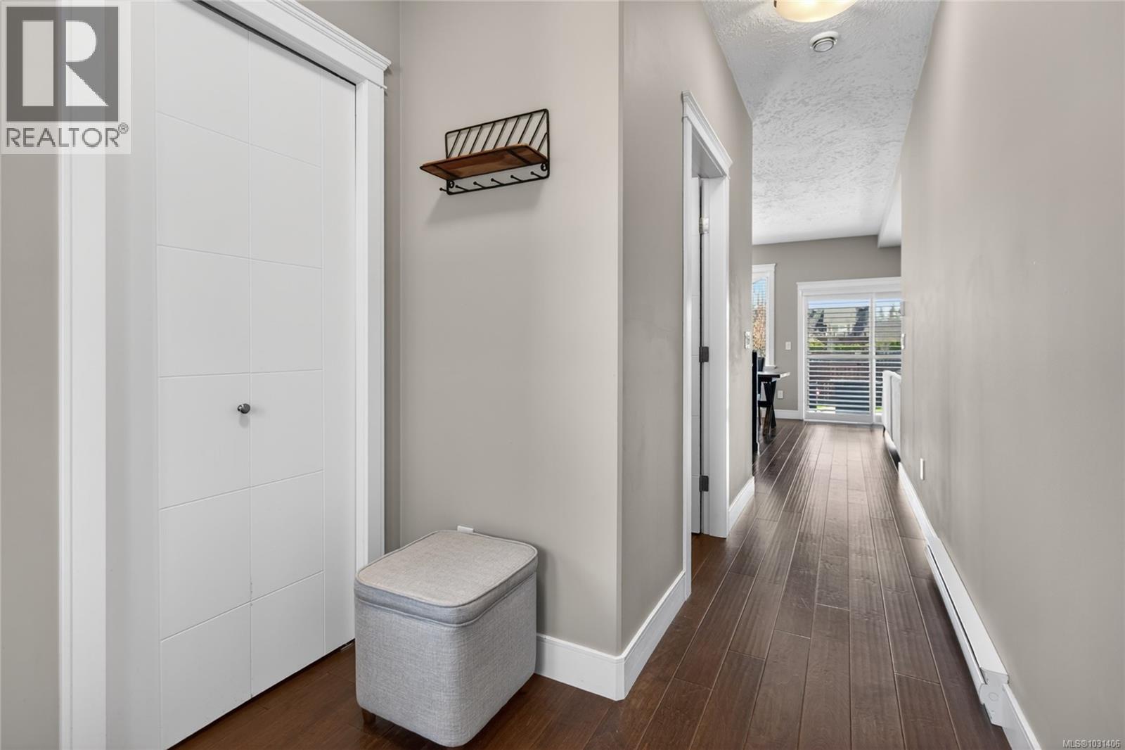 #109 2077 20TH ST - 9