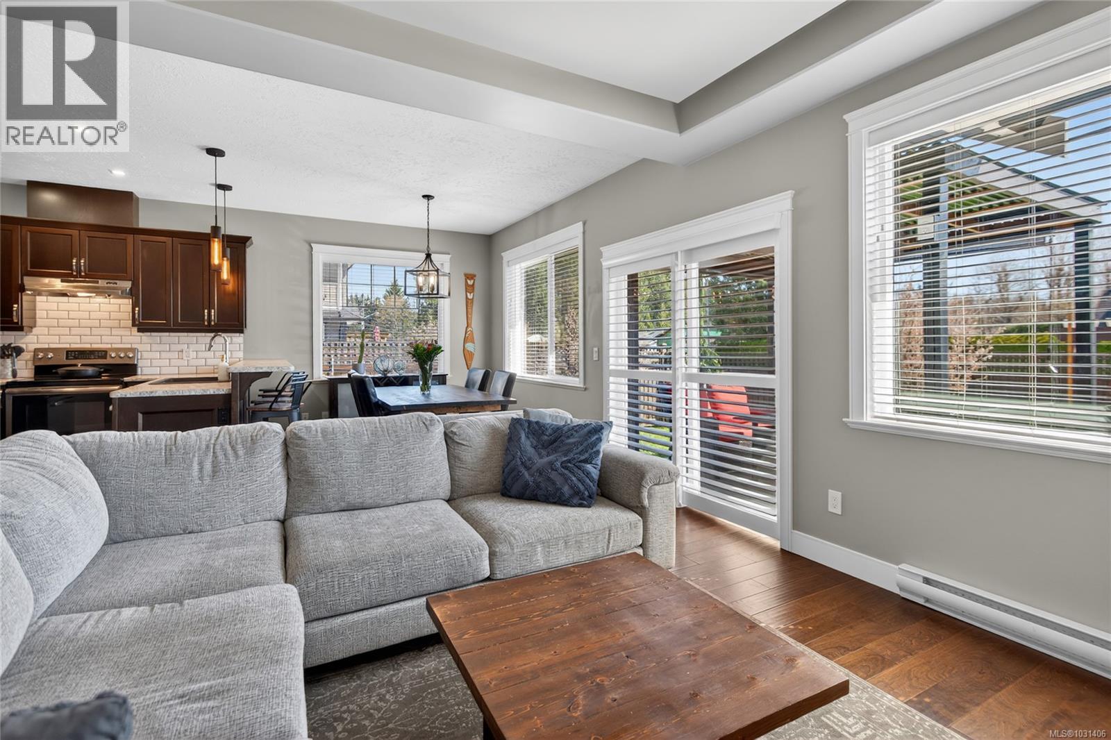 #109 2077 20TH ST - 24