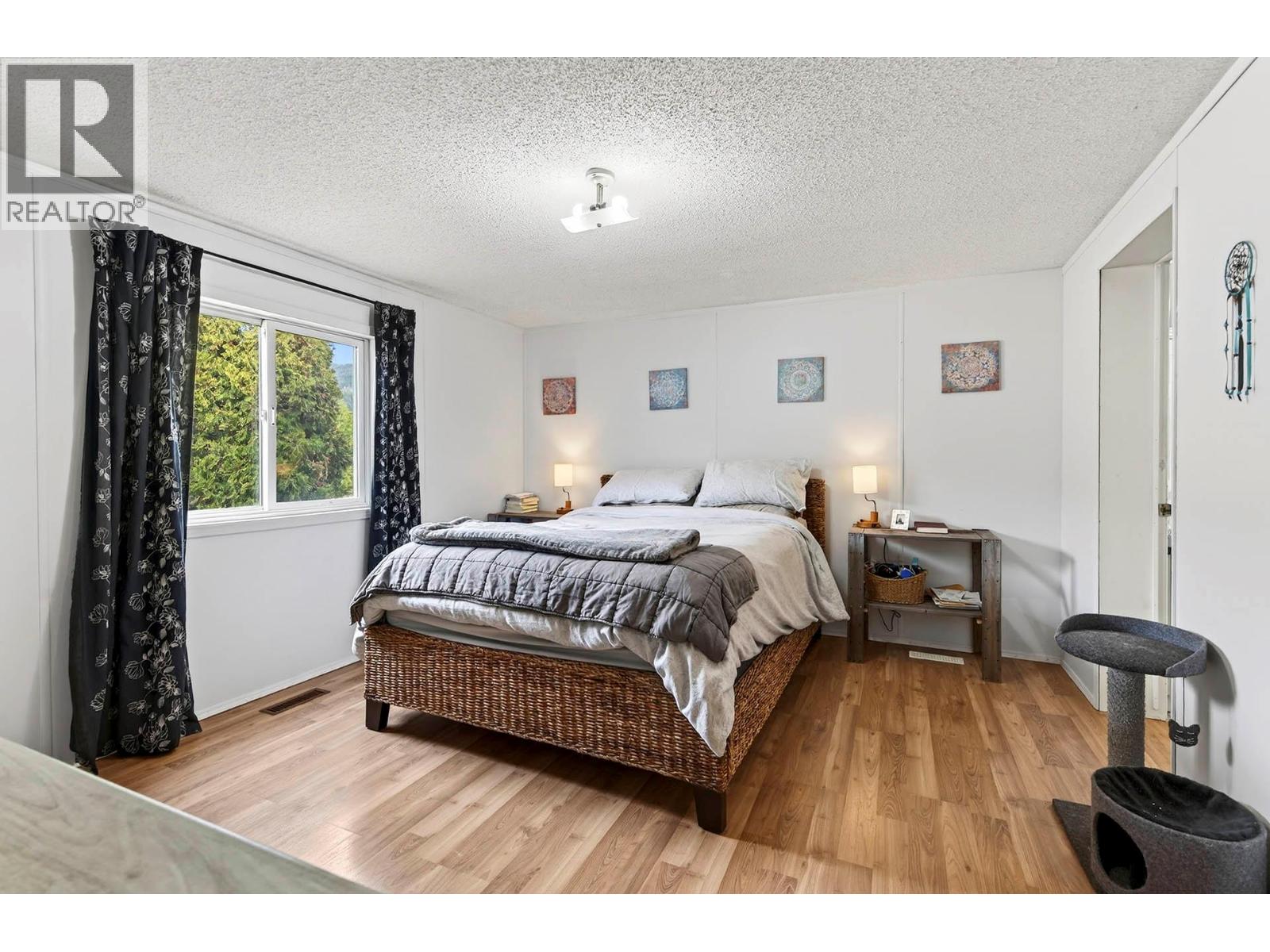1204 Hern Road - 11