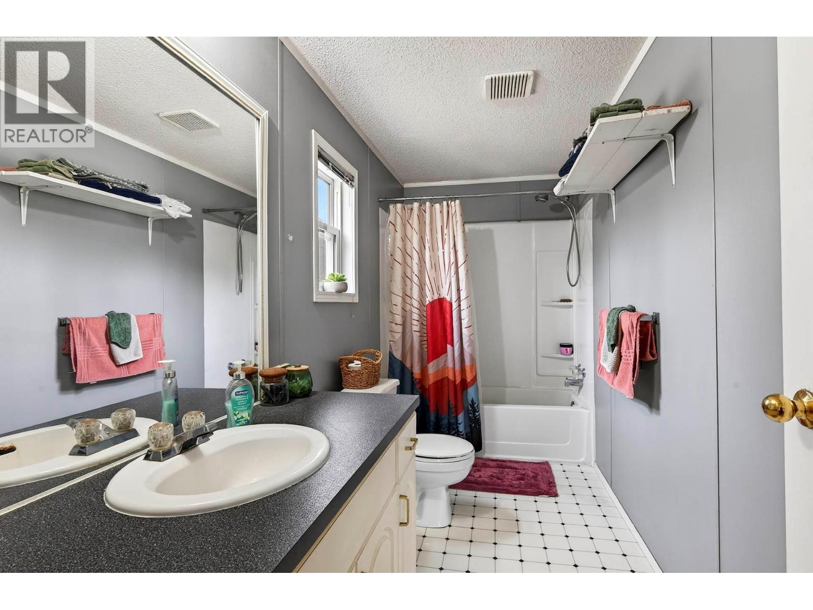 1204 Hern Road - 13