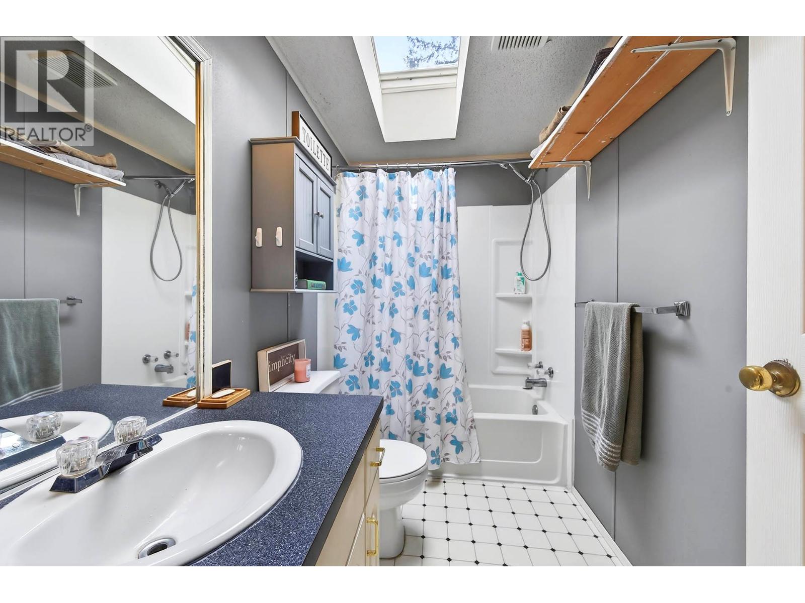 1204 Hern Road - 16