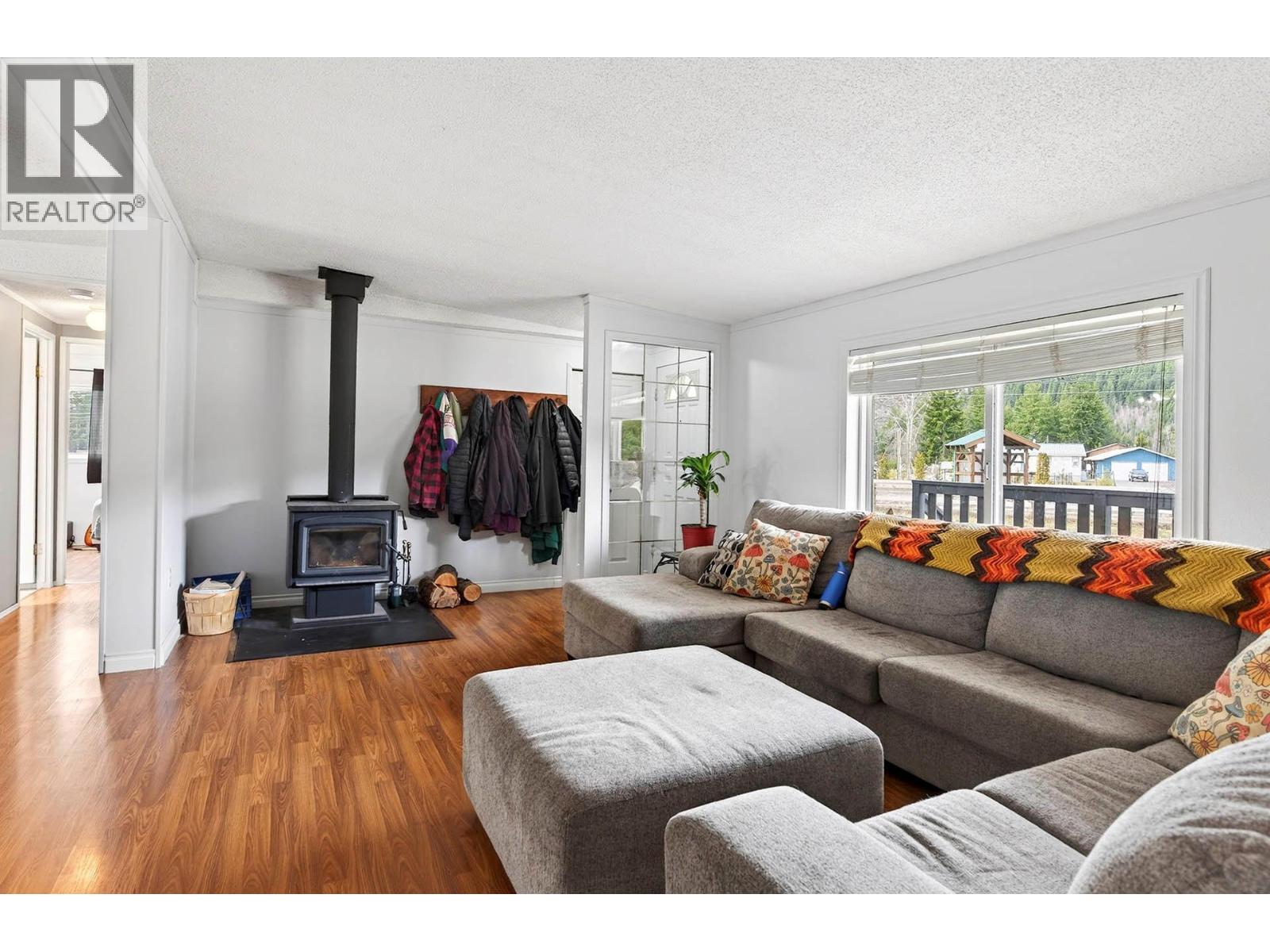1204 Hern Road - 4