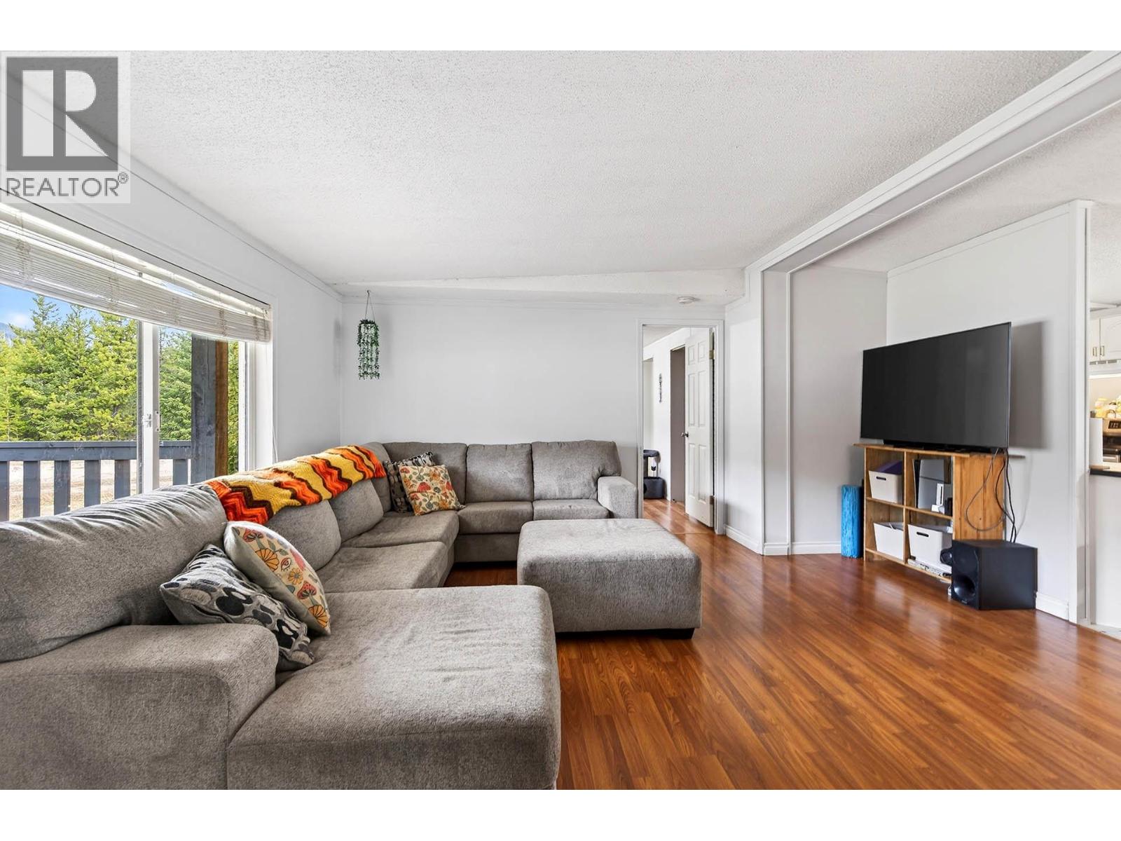 1204 Hern Road - 5