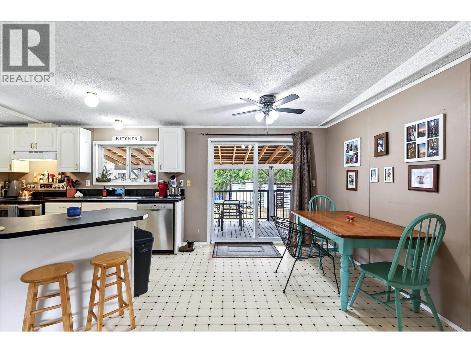 1204 Hern Road - 8
