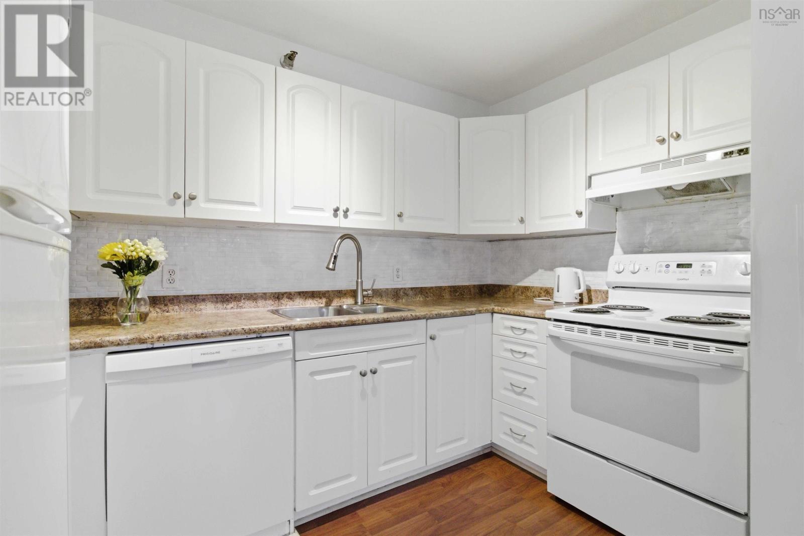 Property 20 of 33 of 112 174 Rutledge Street