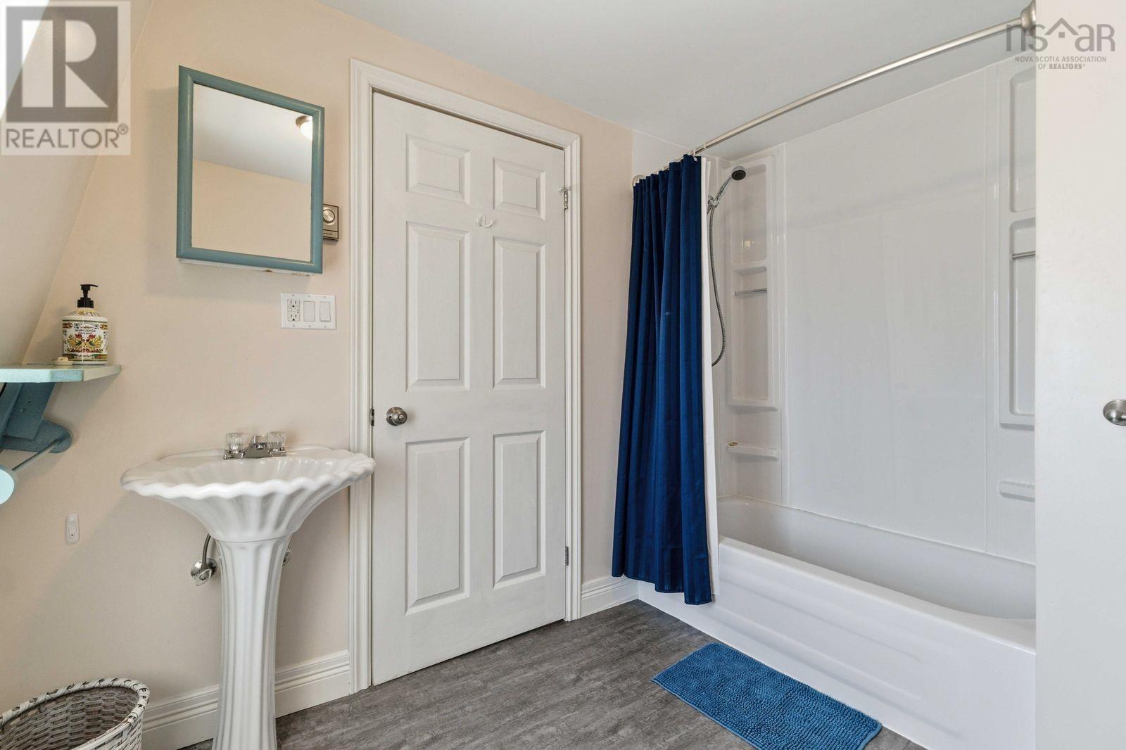 Property 27 of 37 of 125 The Point Road