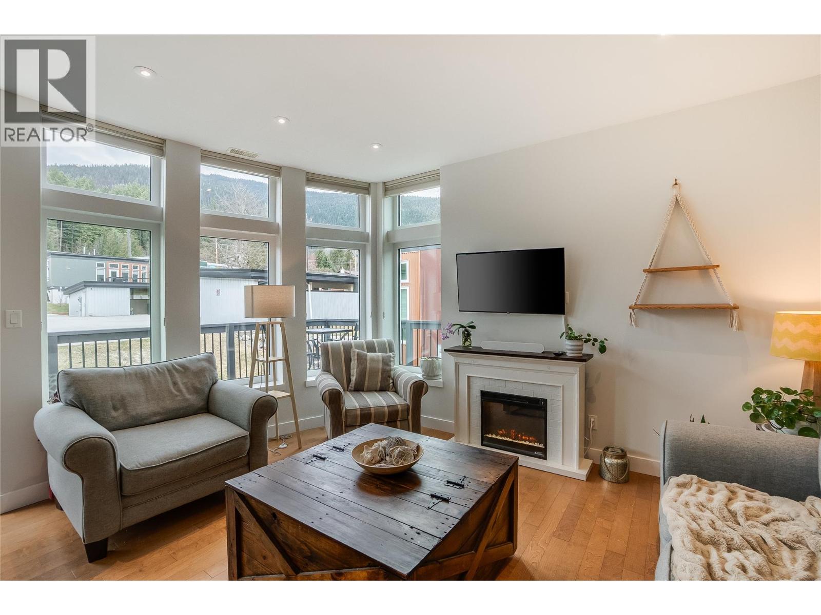 1517 Crease Avenue Unit# 2, Nelson