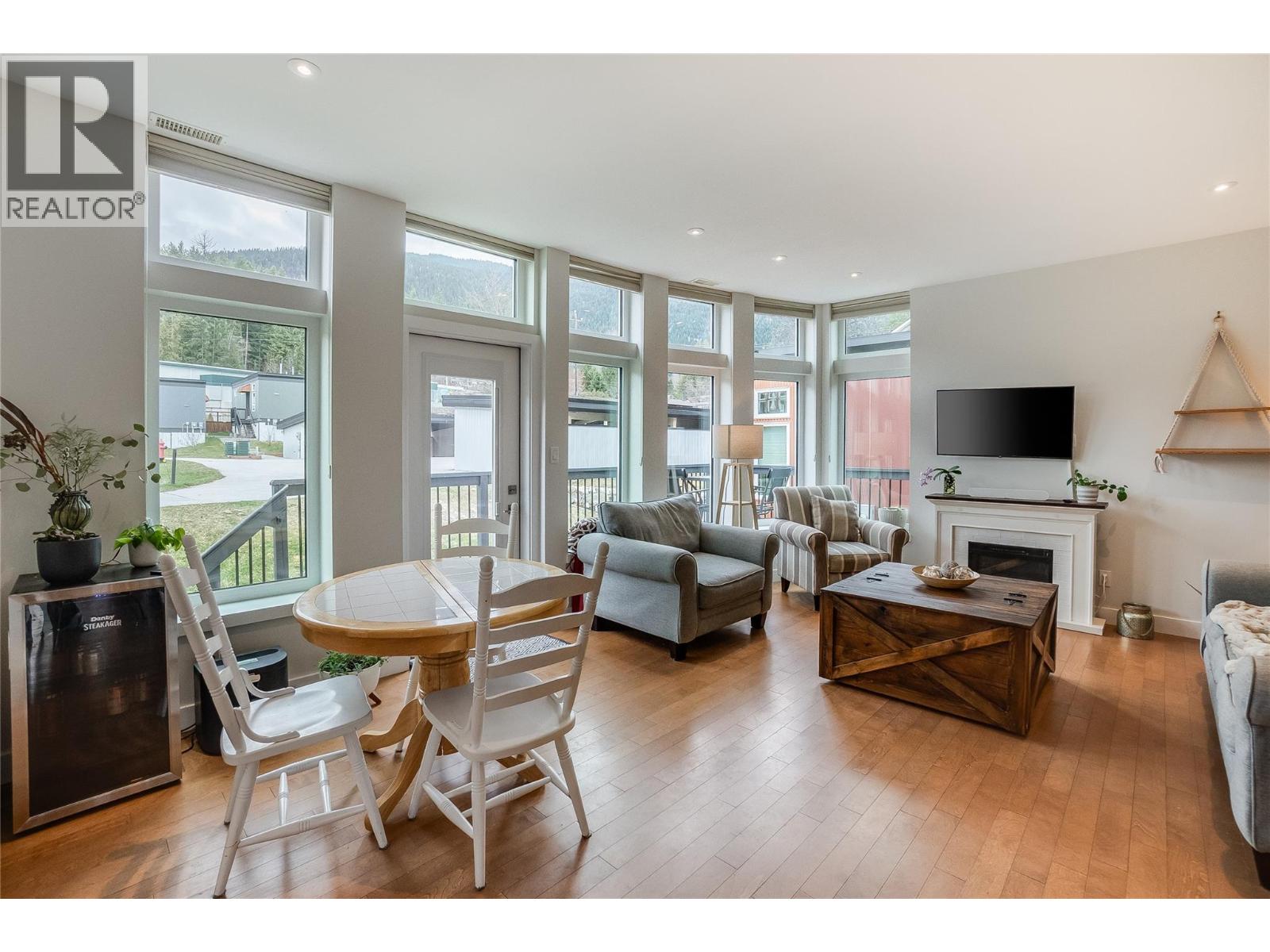 1517 Crease Avenue Unit# 2, Nelson