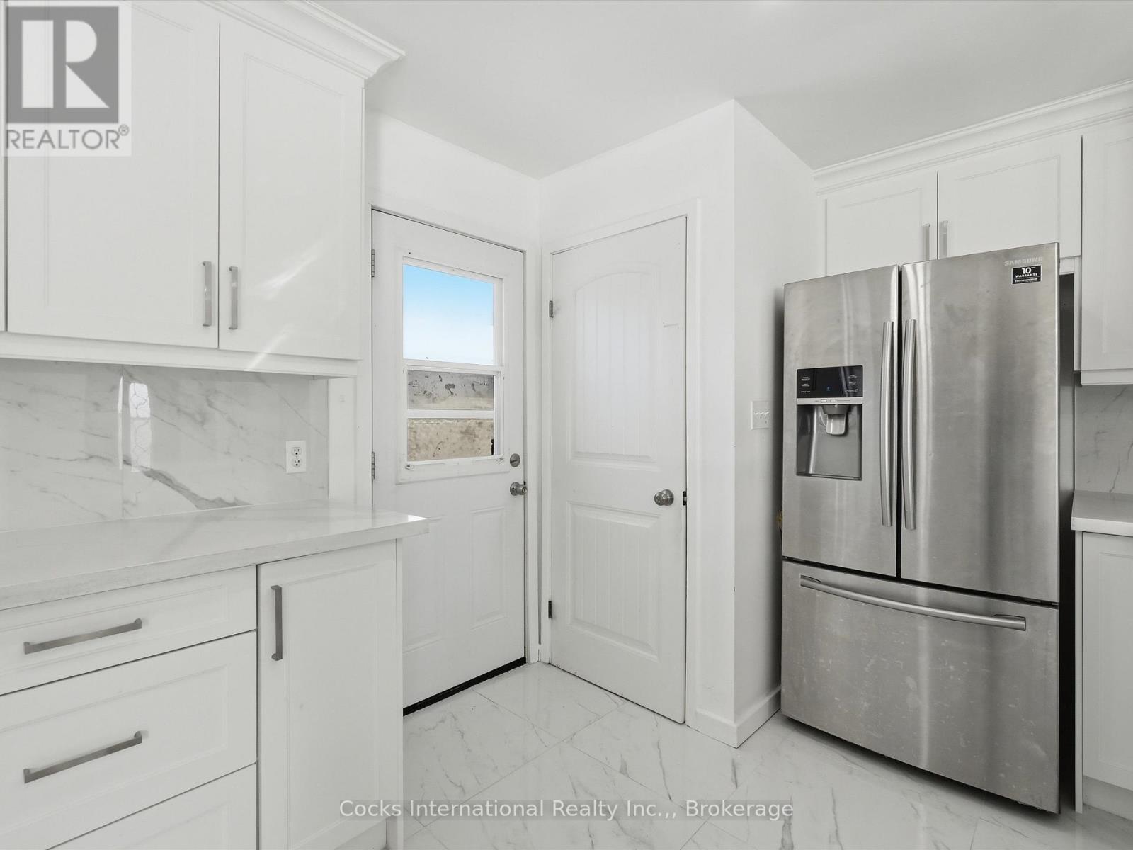 36 SUSAN STREET W - 10