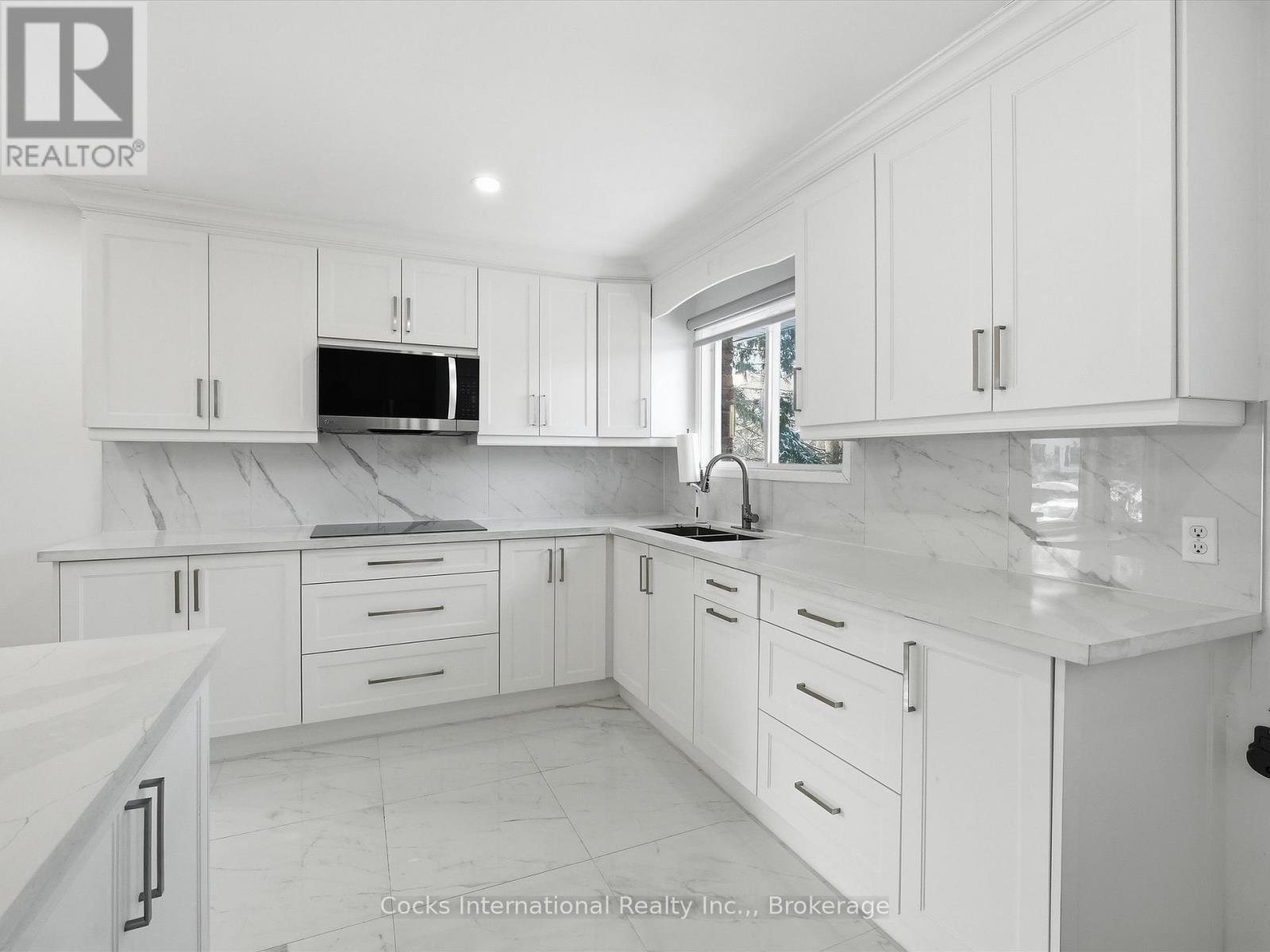 36 SUSAN STREET W - 13
