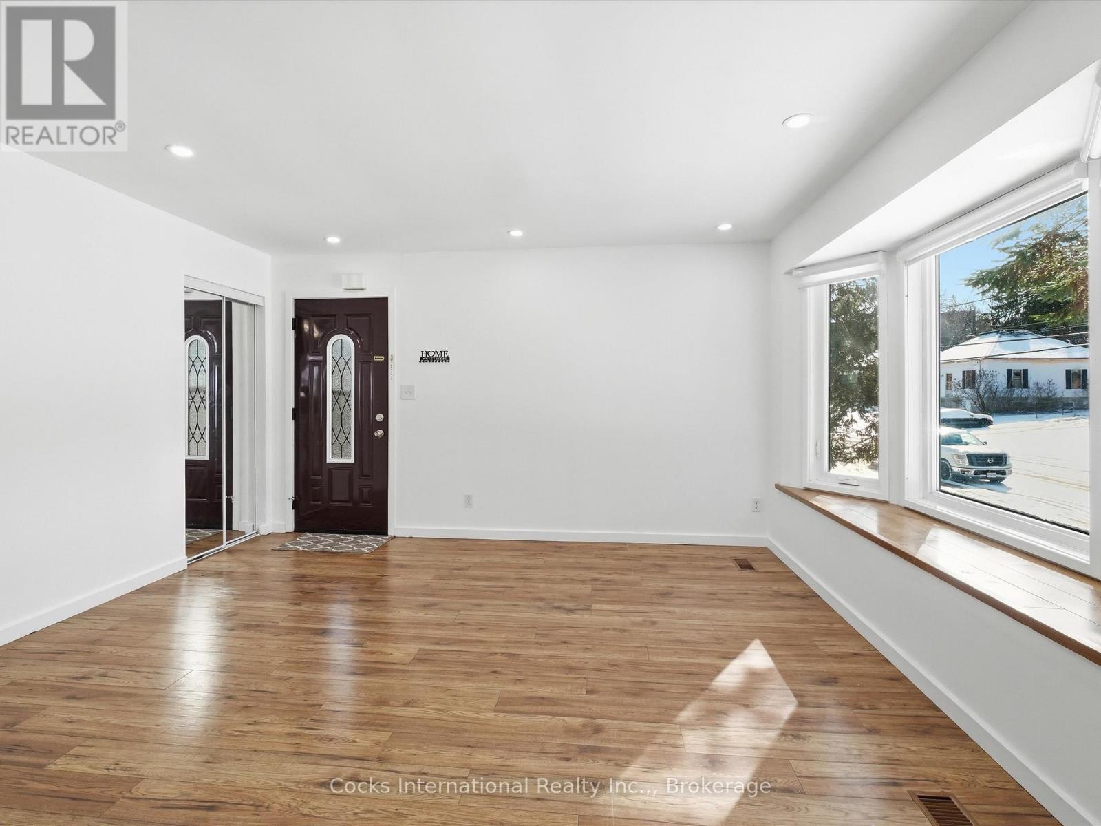 36 SUSAN STREET W - 14