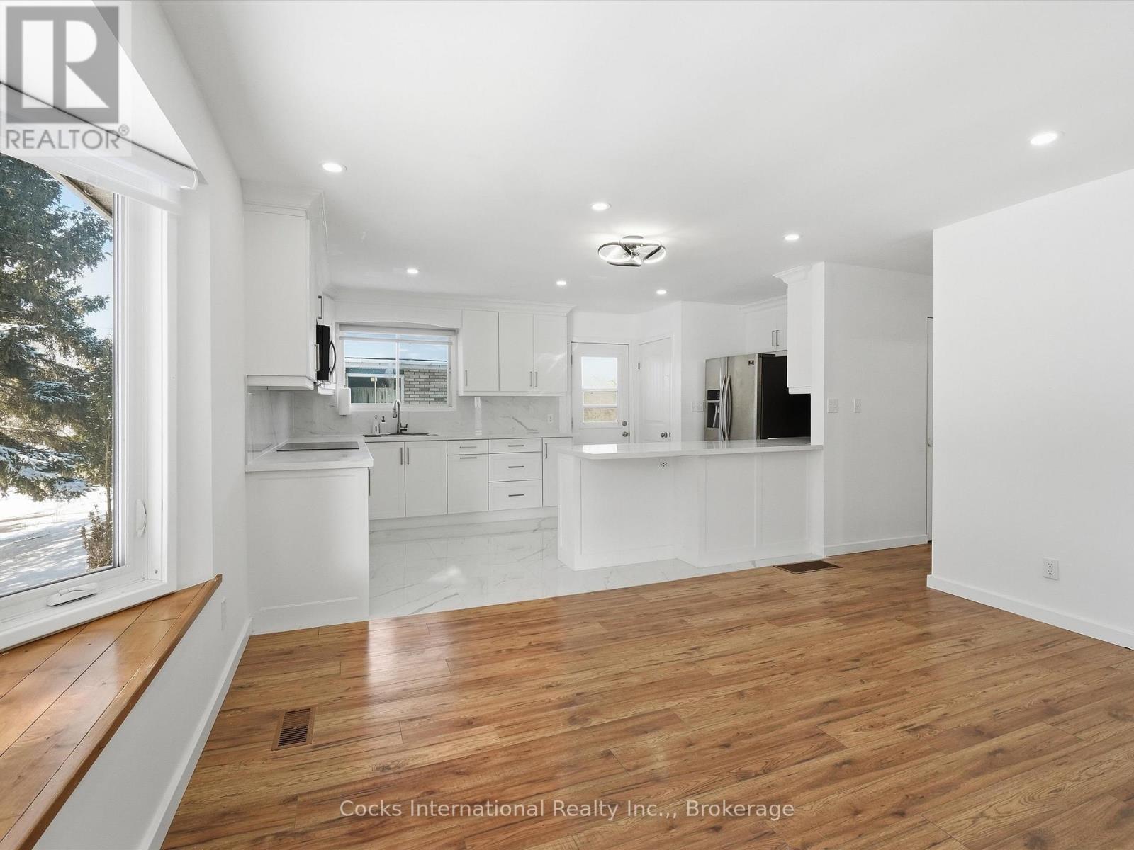 36 SUSAN STREET W - 15