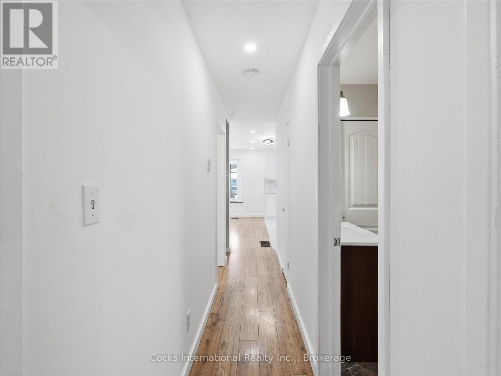 36 SUSAN STREET W - 16