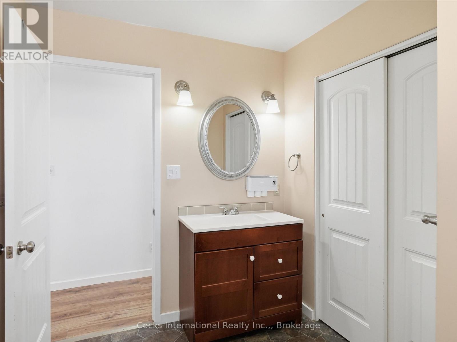 36 SUSAN STREET W - 19