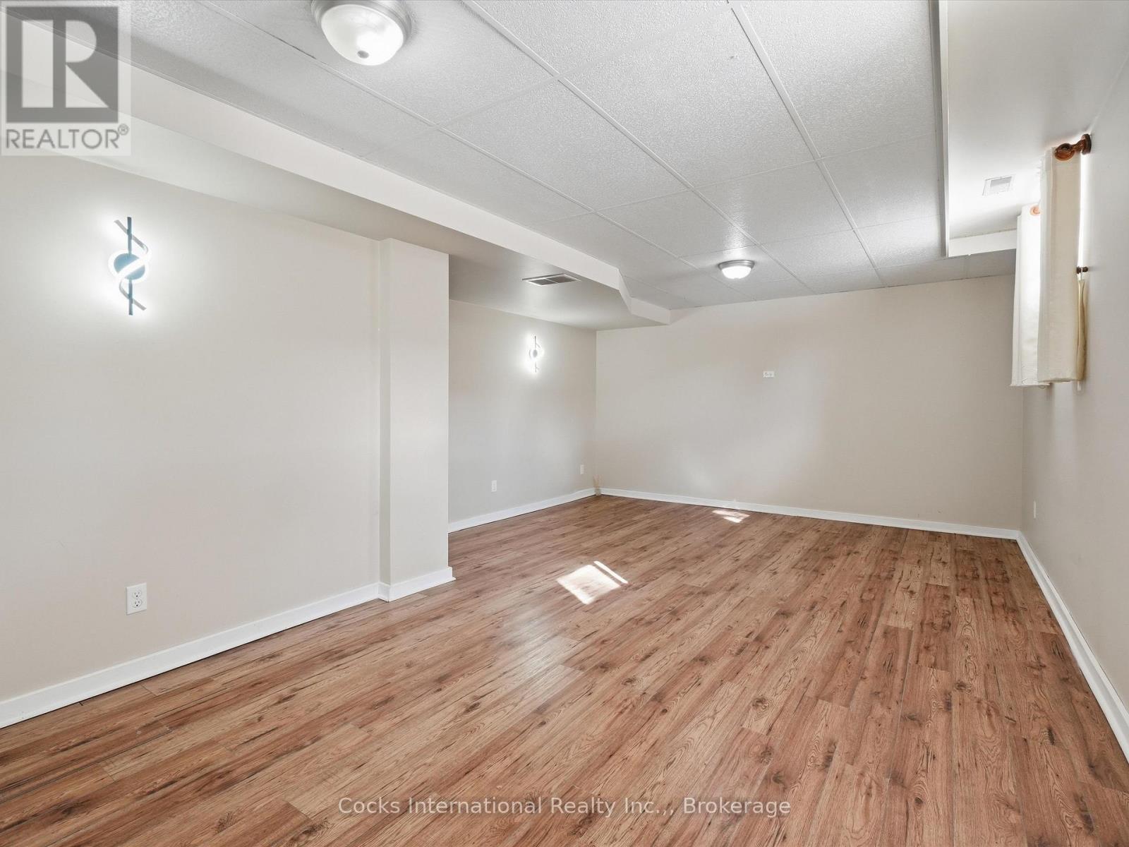 36 SUSAN STREET W - 28