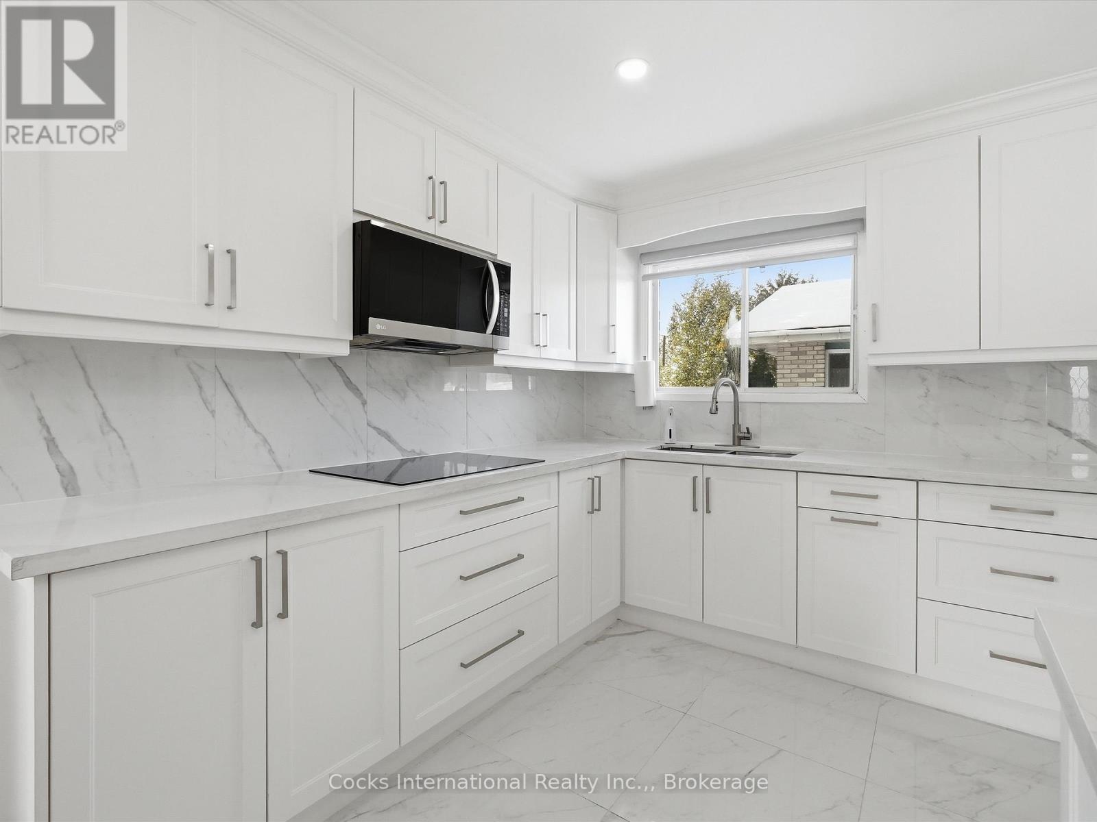 36 SUSAN STREET W - 6