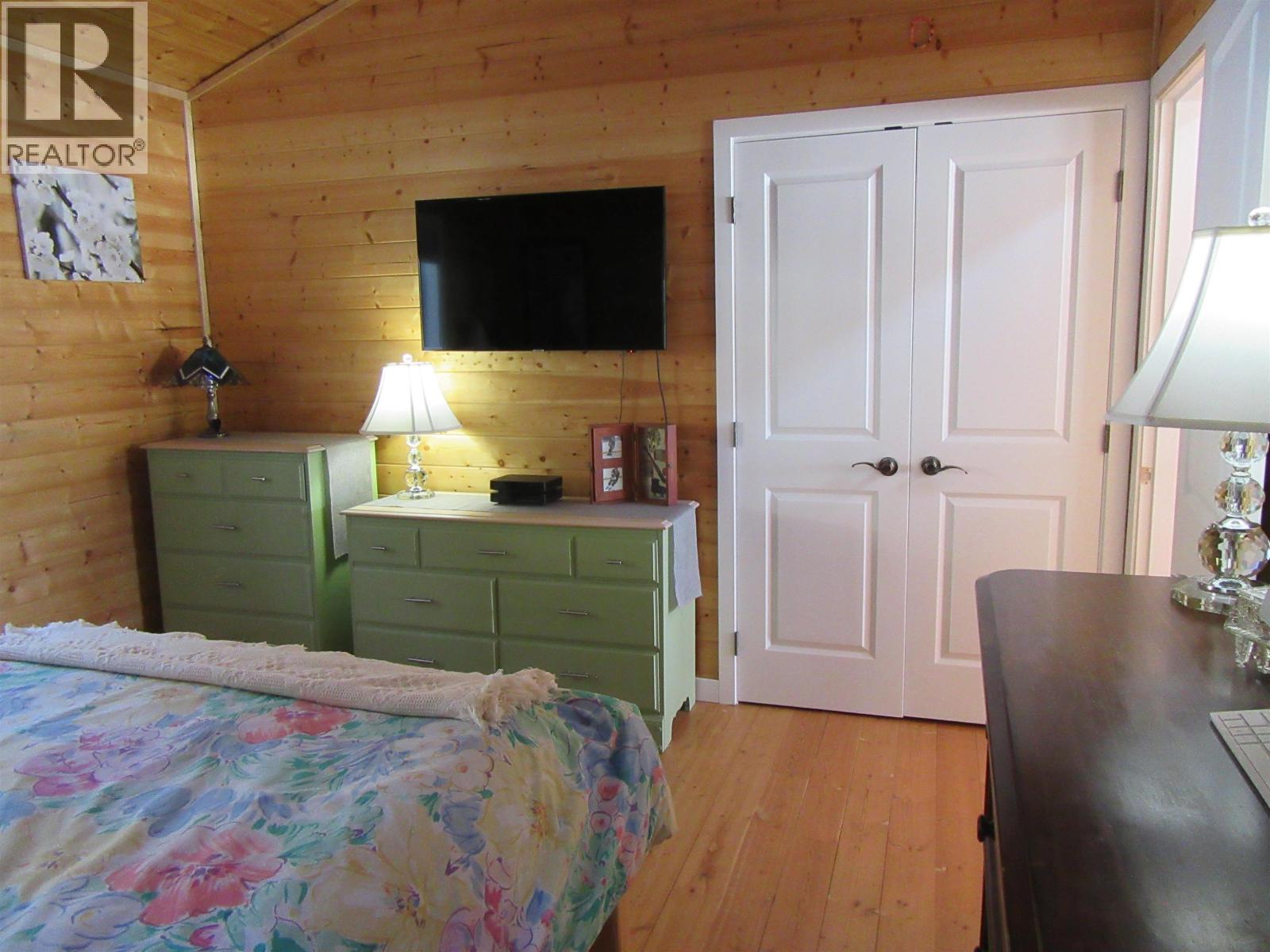 7634 BURGESS ROAD - 33