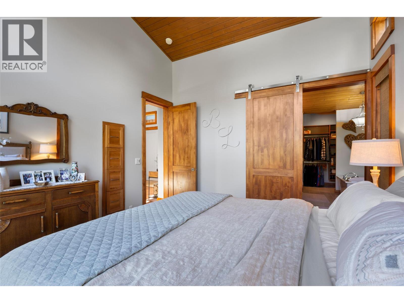 2436 FAIRWAYS DRIVE - 28