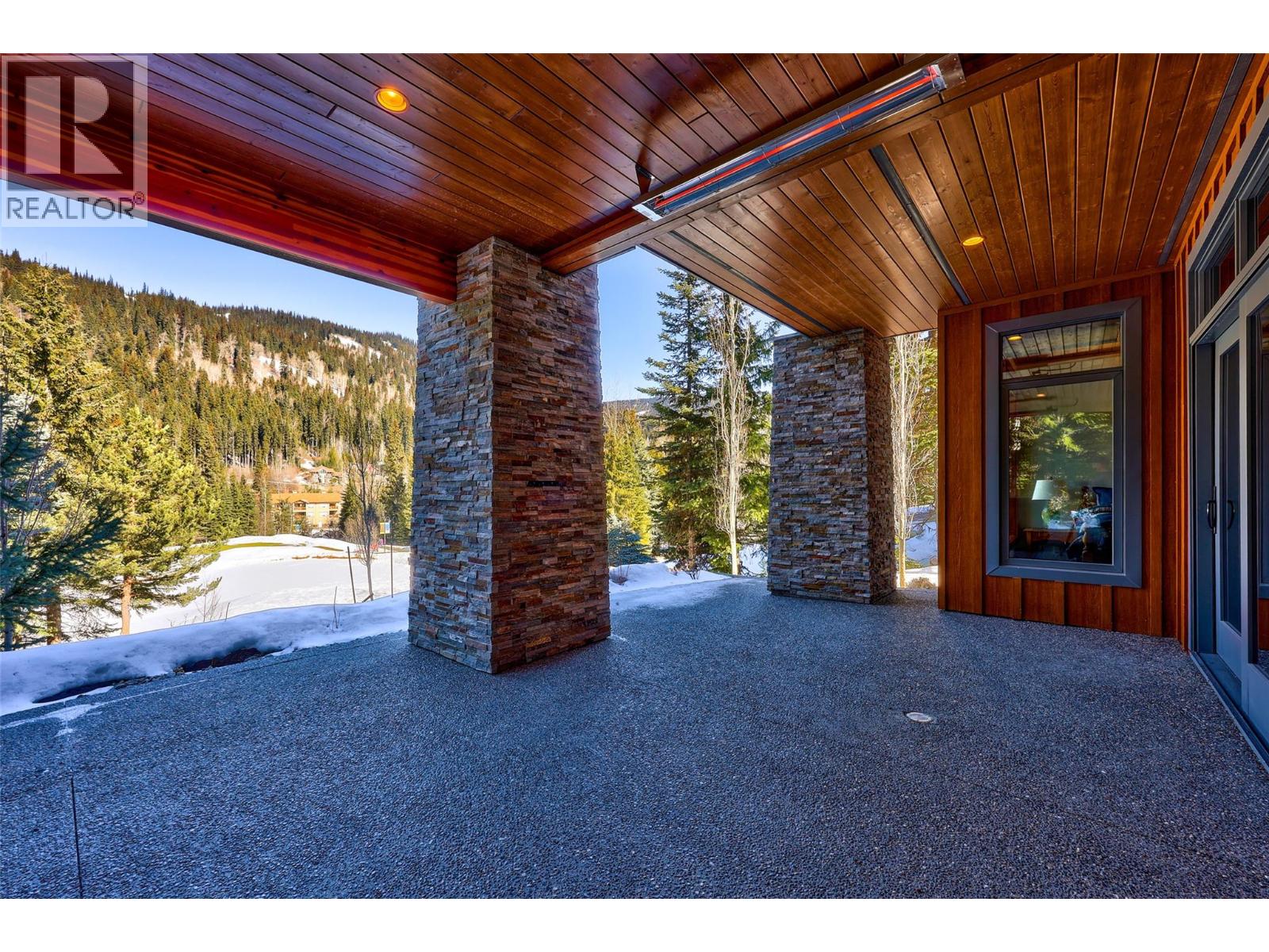 2436 FAIRWAYS DRIVE - 40