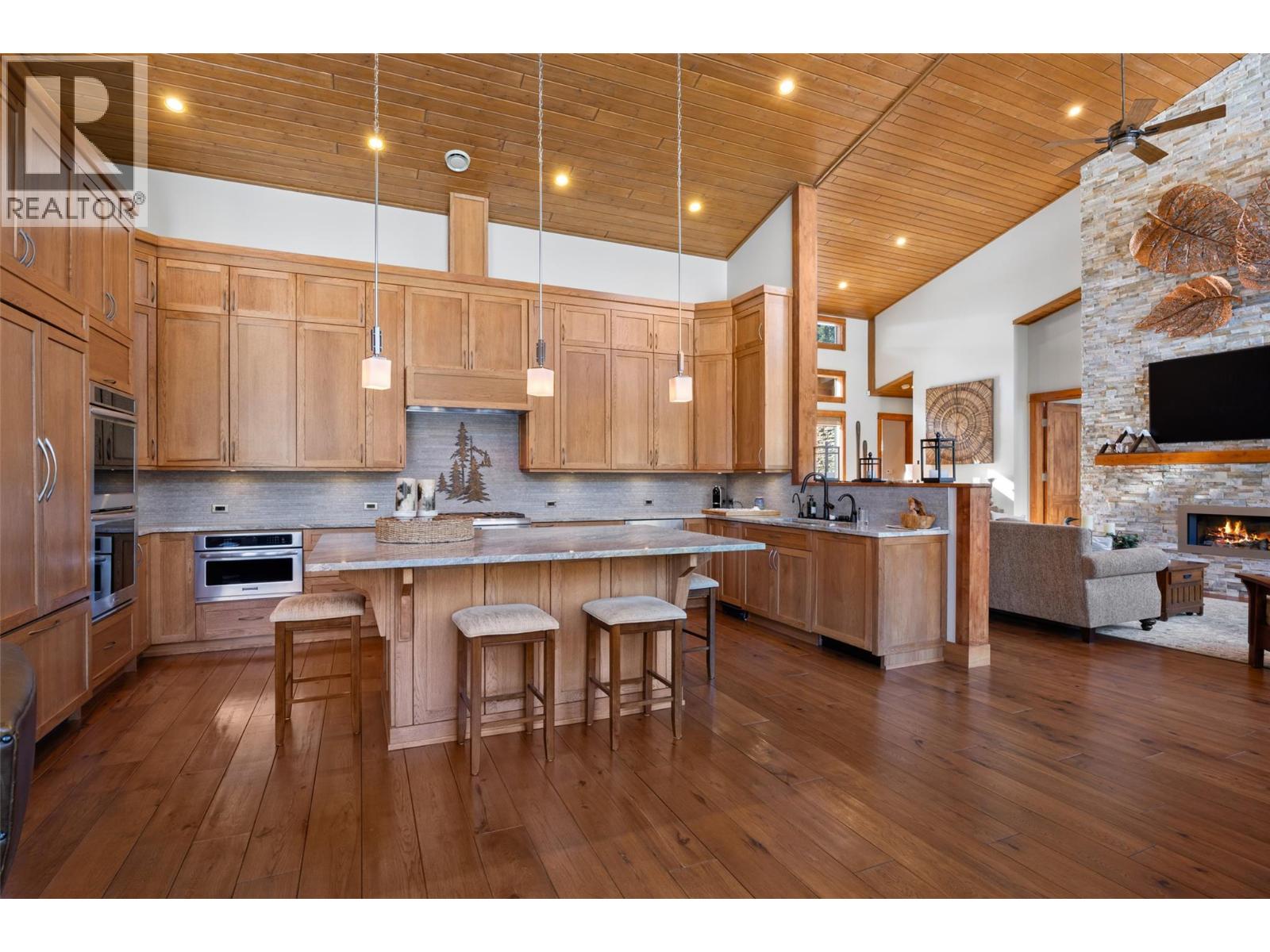 2436 FAIRWAYS DRIVE - 17