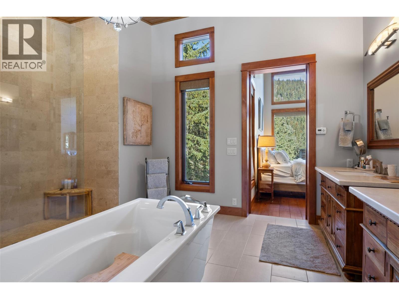 2436 FAIRWAYS DRIVE - 32