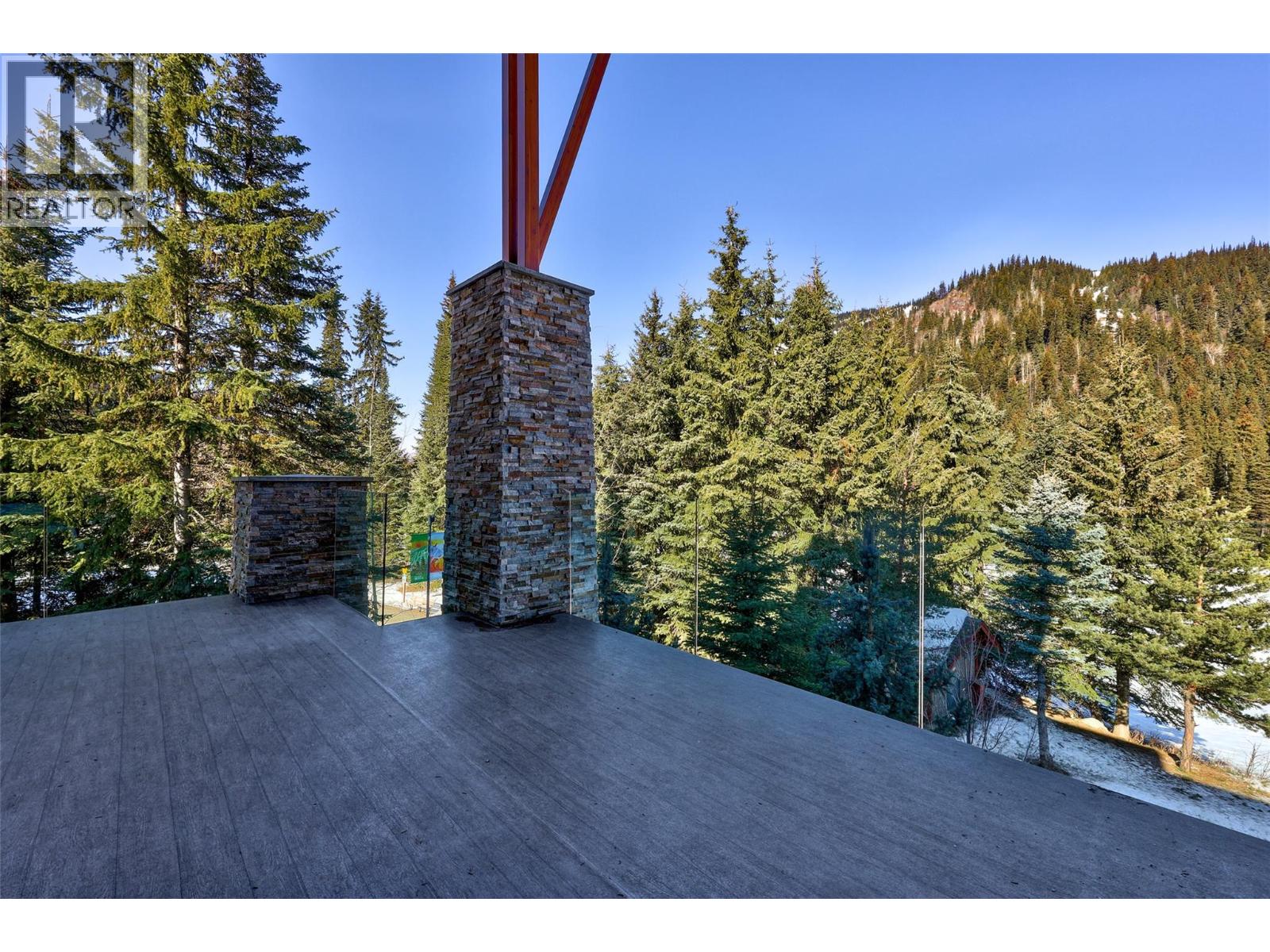 2436 FAIRWAYS DRIVE - 23