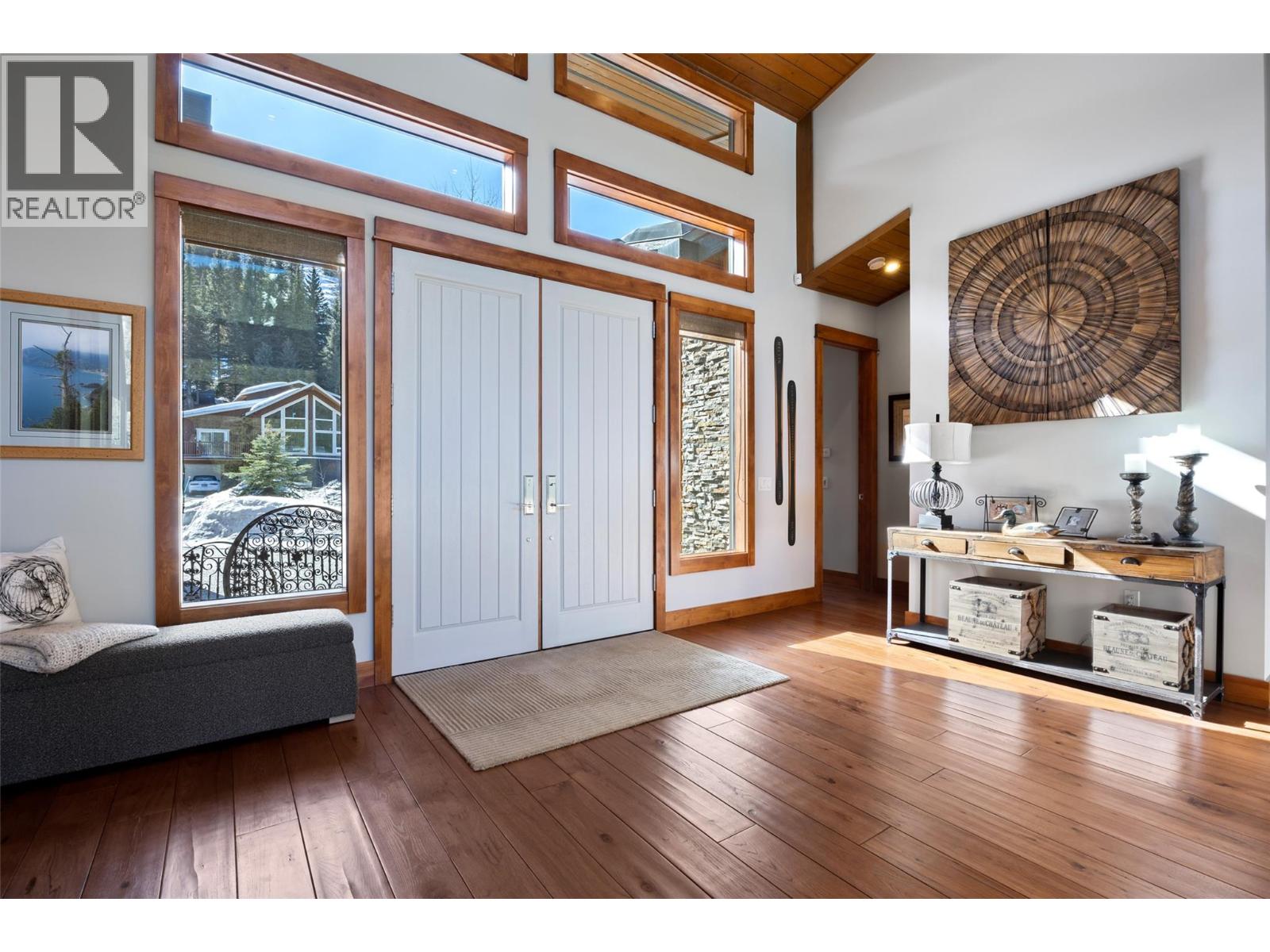 2436 FAIRWAYS DRIVE - 8