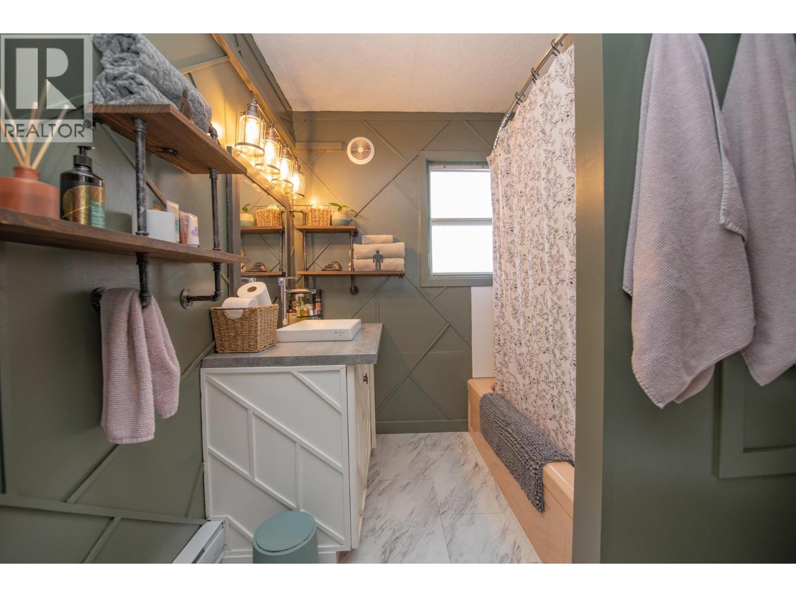  3208 Pleasant Valley Road, Vernon