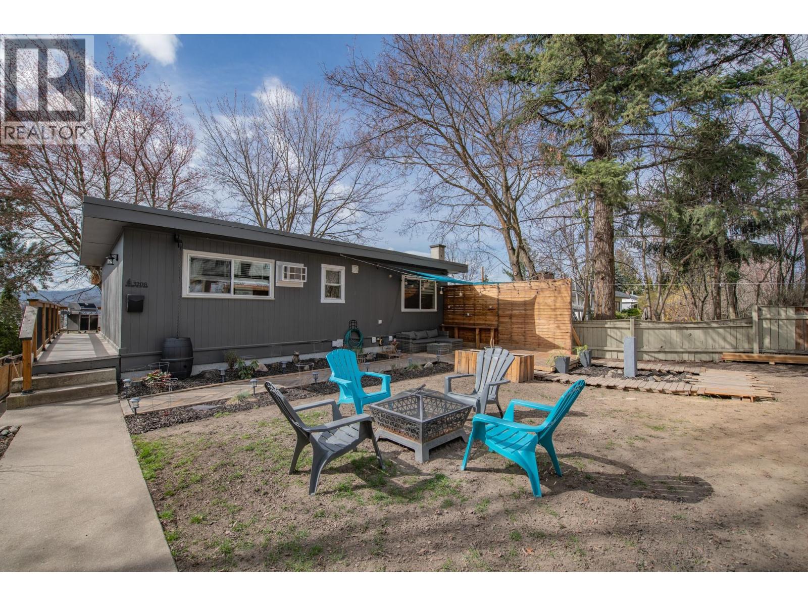  3208 Pleasant Valley Road, Vernon