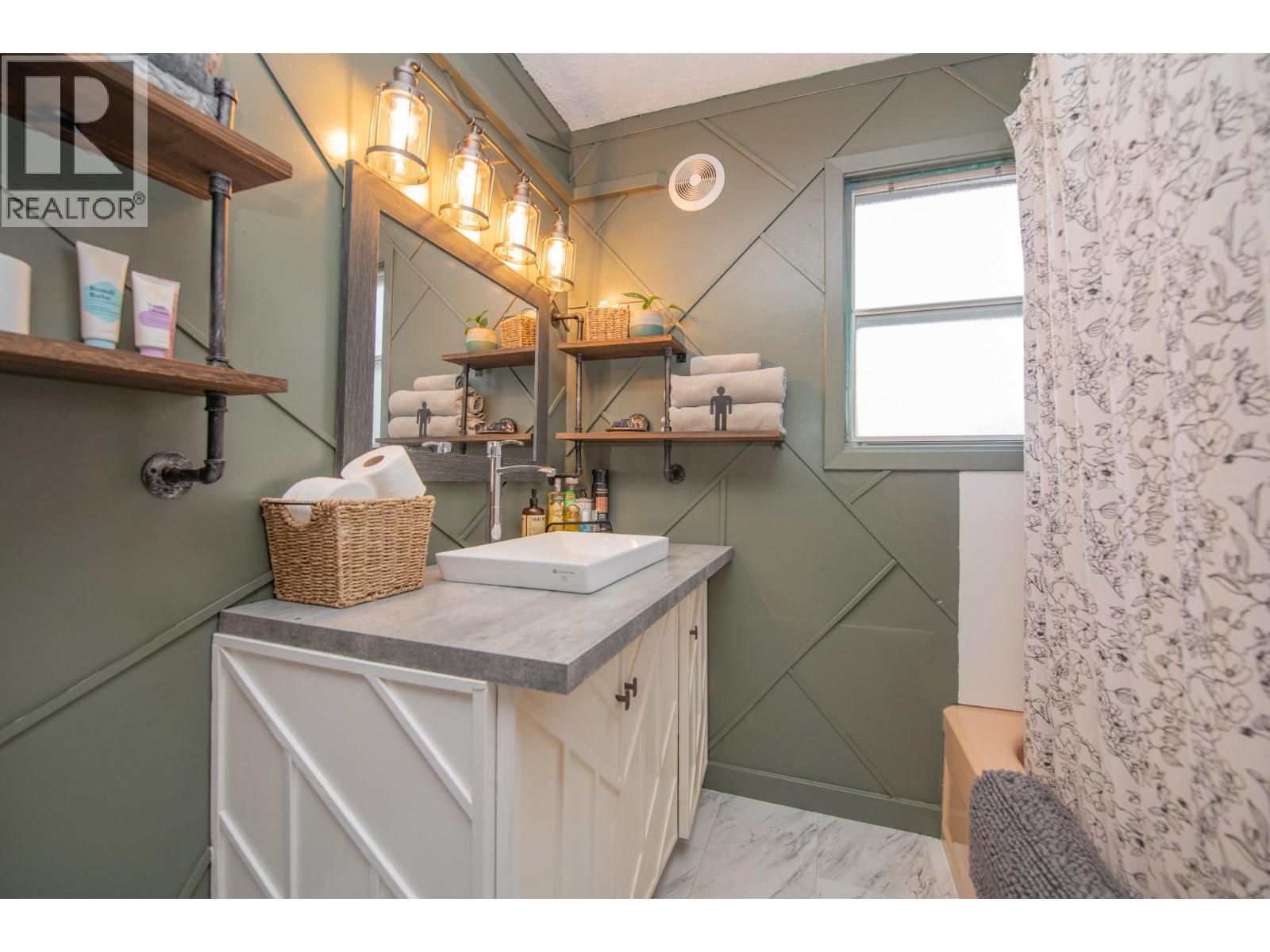  3208 Pleasant Valley Road, Vernon