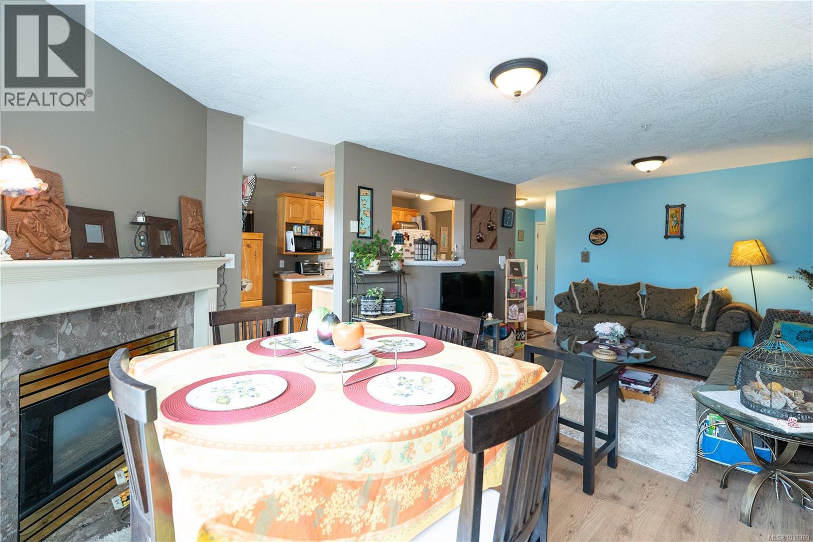 307 2527 Quadra Street, Victoria