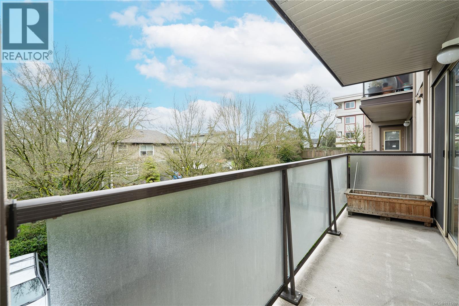 307 2527 Quadra Street, Victoria