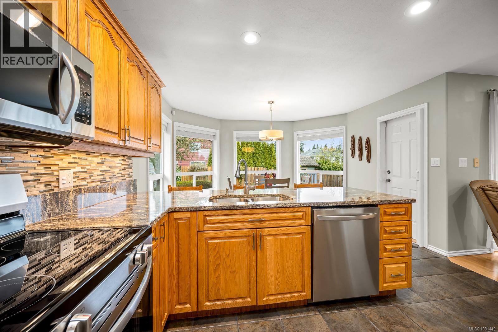 1741 Swan Cres, Courtenay