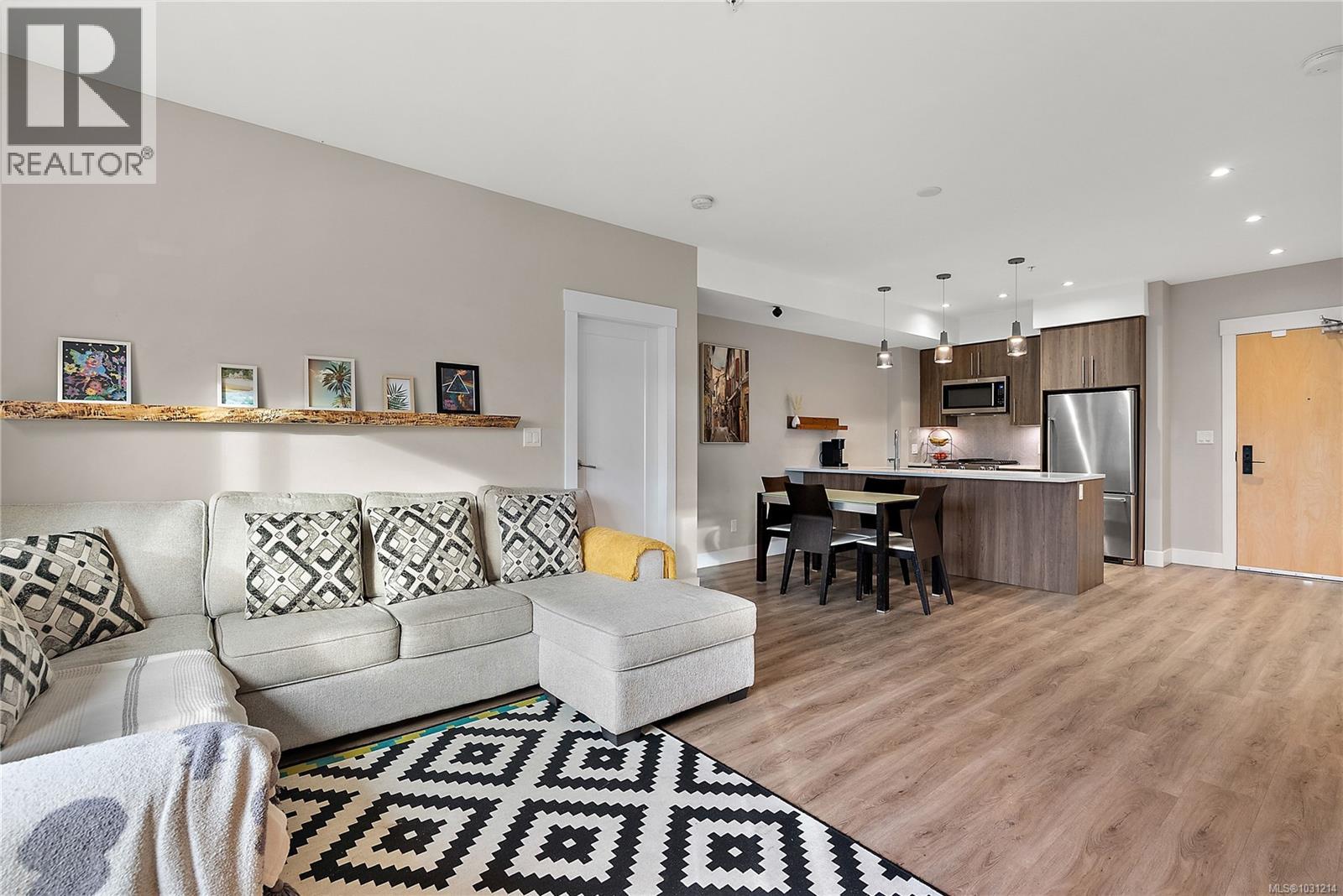 402 2500 Hackett Crescent, Central Saanich