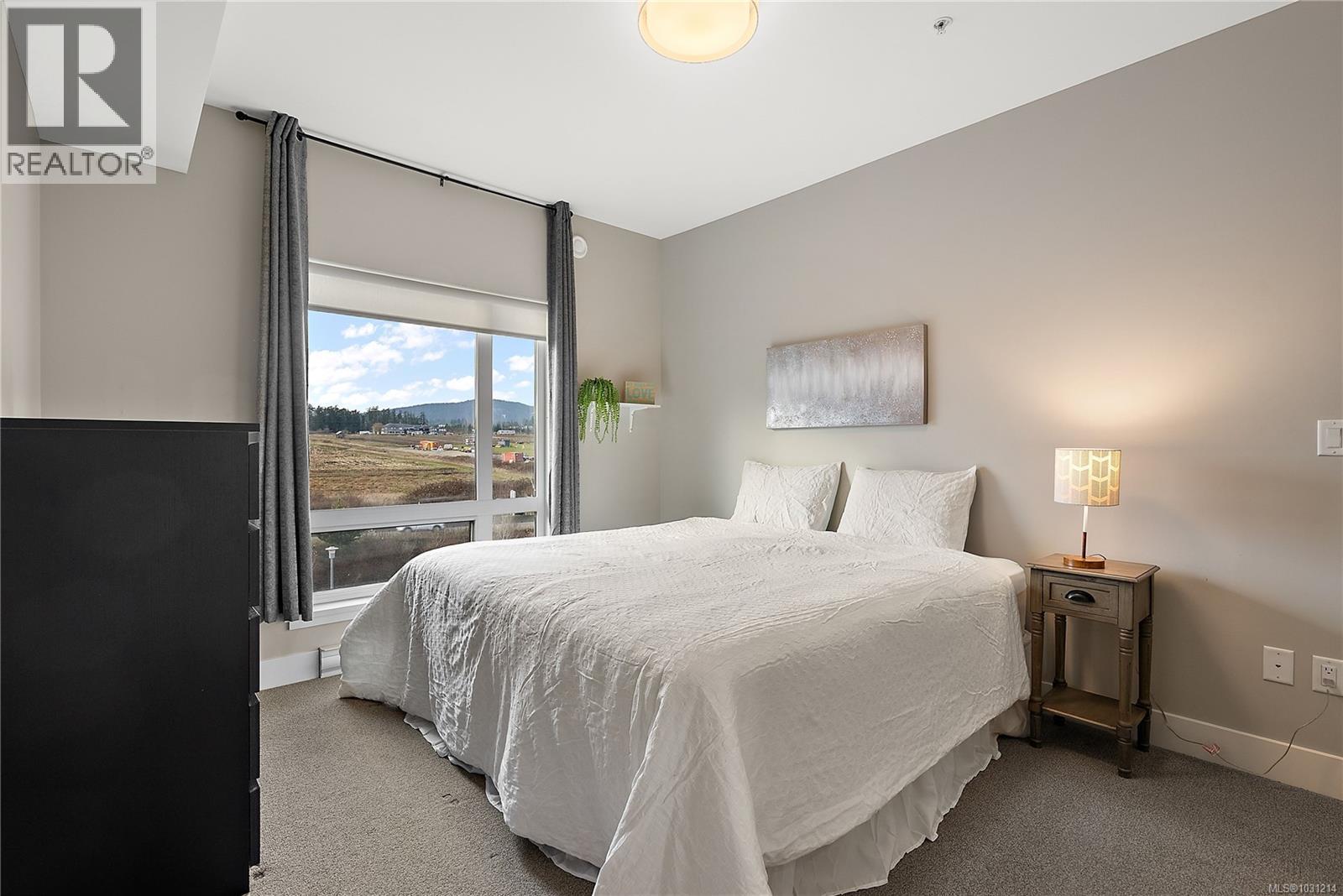 402 2500 Hackett Crescent, Central Saanich