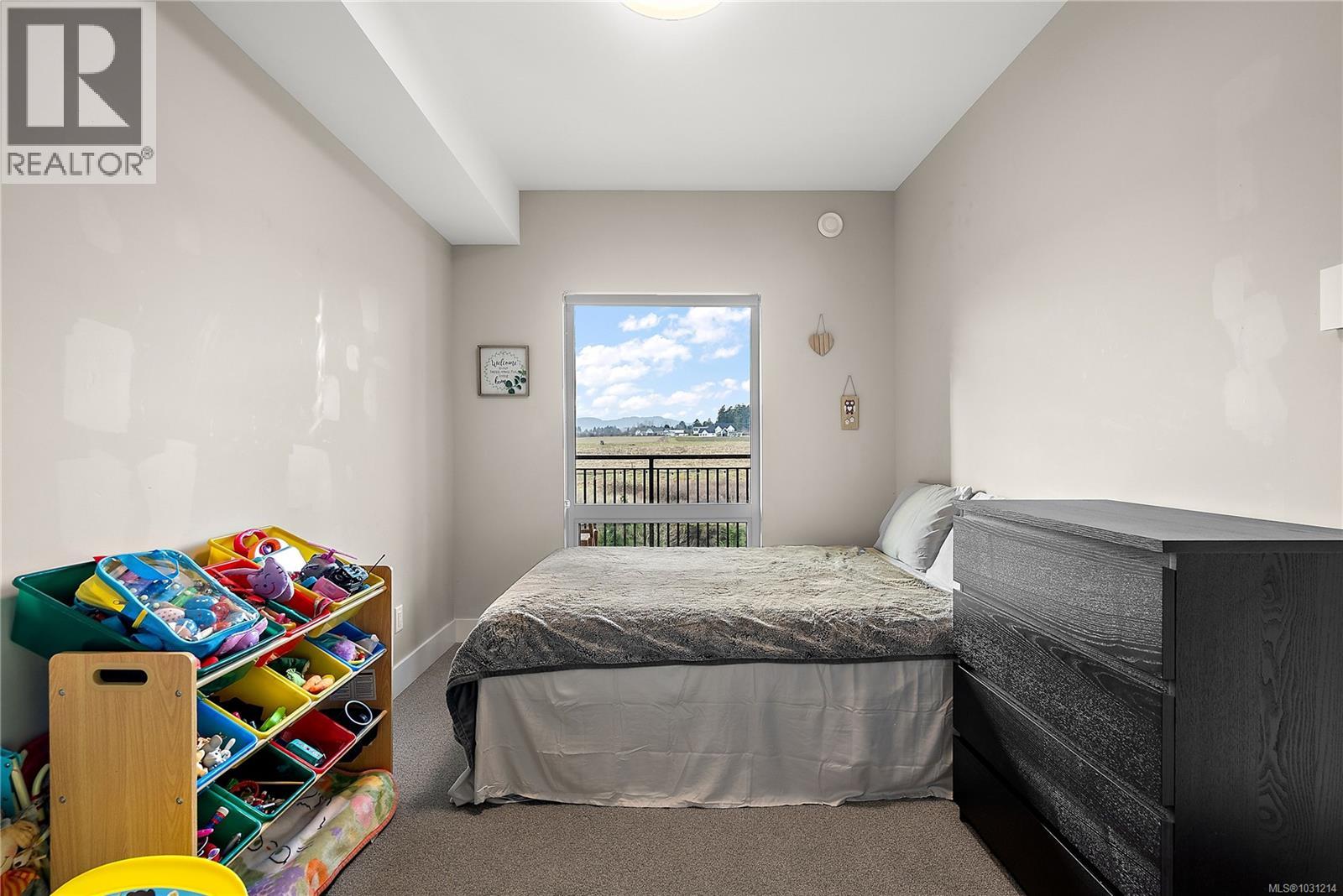 402 2500 Hackett Crescent, Central Saanich