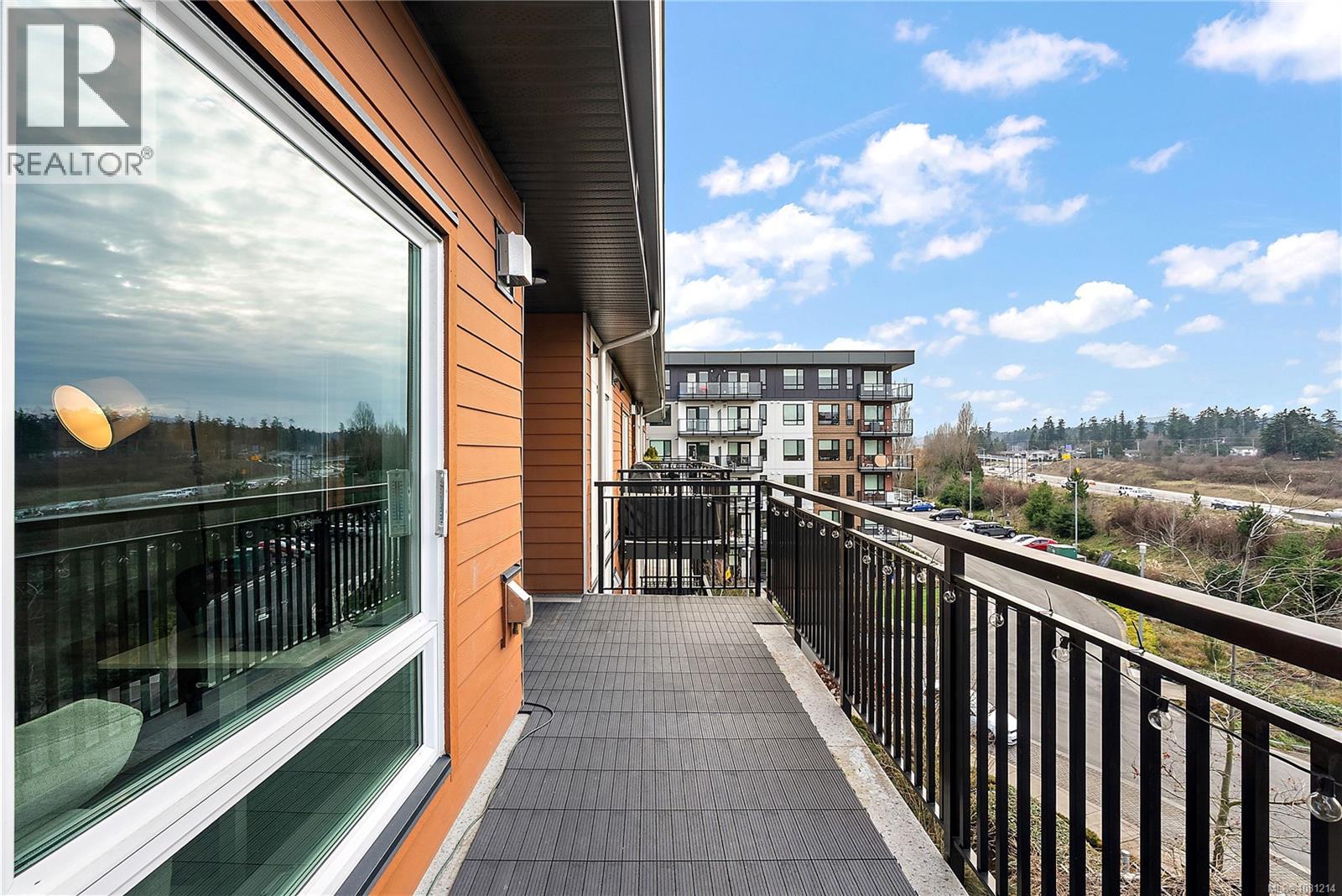 #402 2500 Hackett Cres - 21