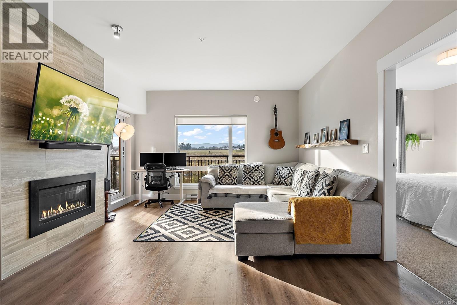 402 2500 Hackett Crescent, Central Saanich