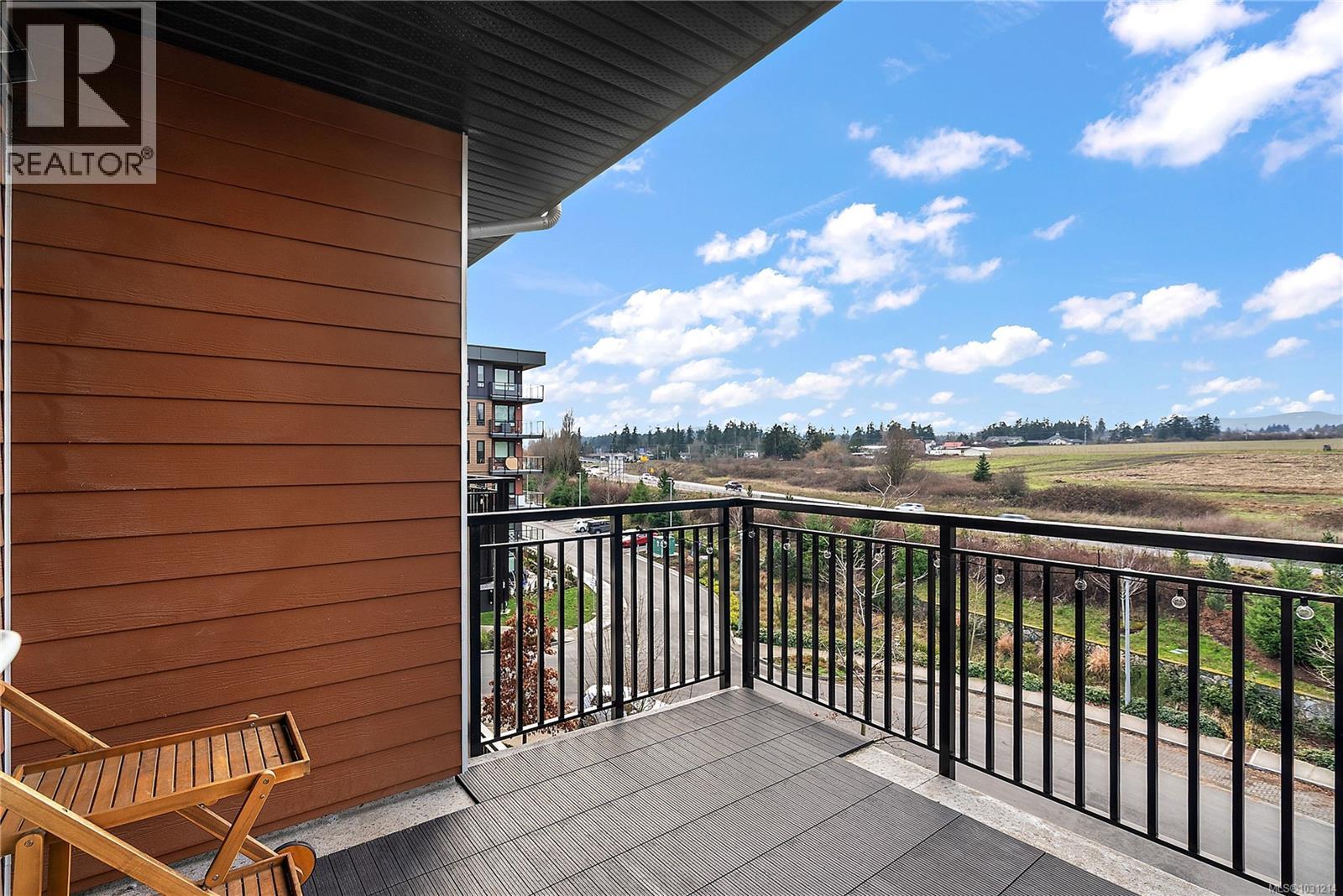 #402 2500 Hackett Cres - 4