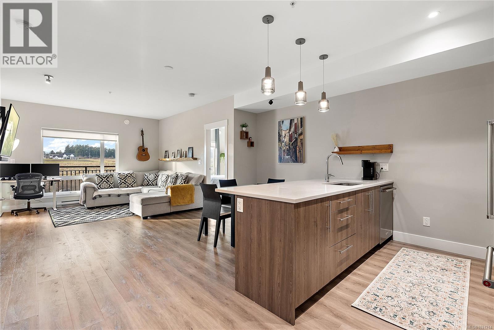 402 2500 Hackett Crescent, Central Saanich