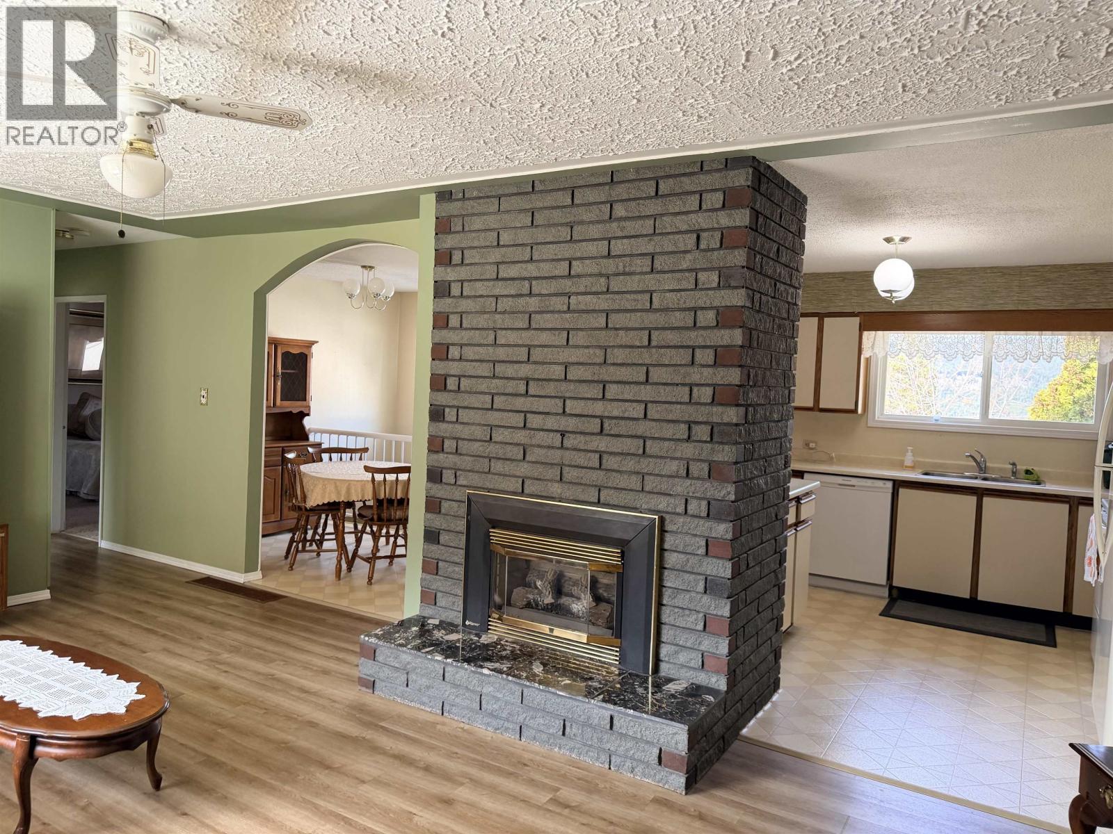 123 LAKEVIEW AVENUE - 4