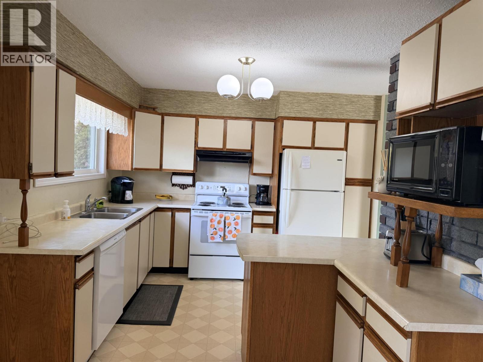 123 LAKEVIEW AVENUE - 8