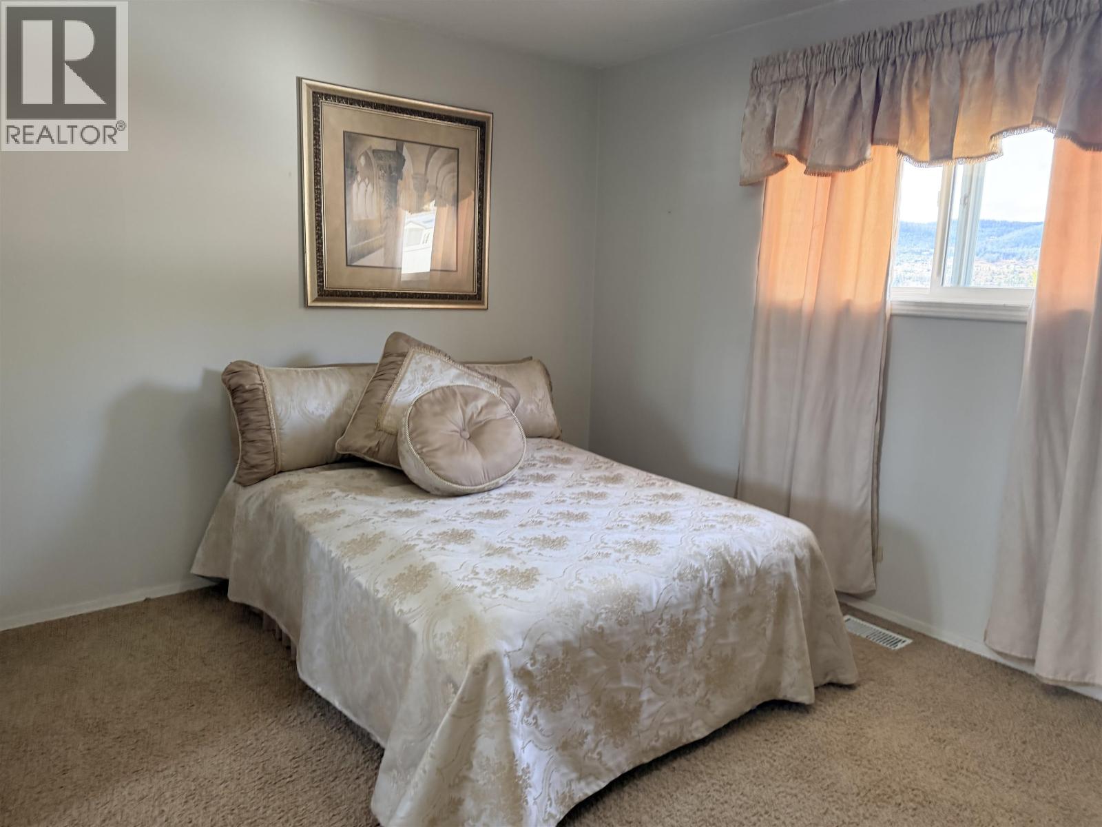 123 LAKEVIEW AVENUE - 10