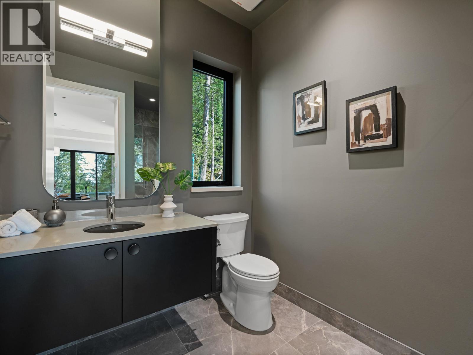 5657 WESTPORT ROAD, West Vancouver