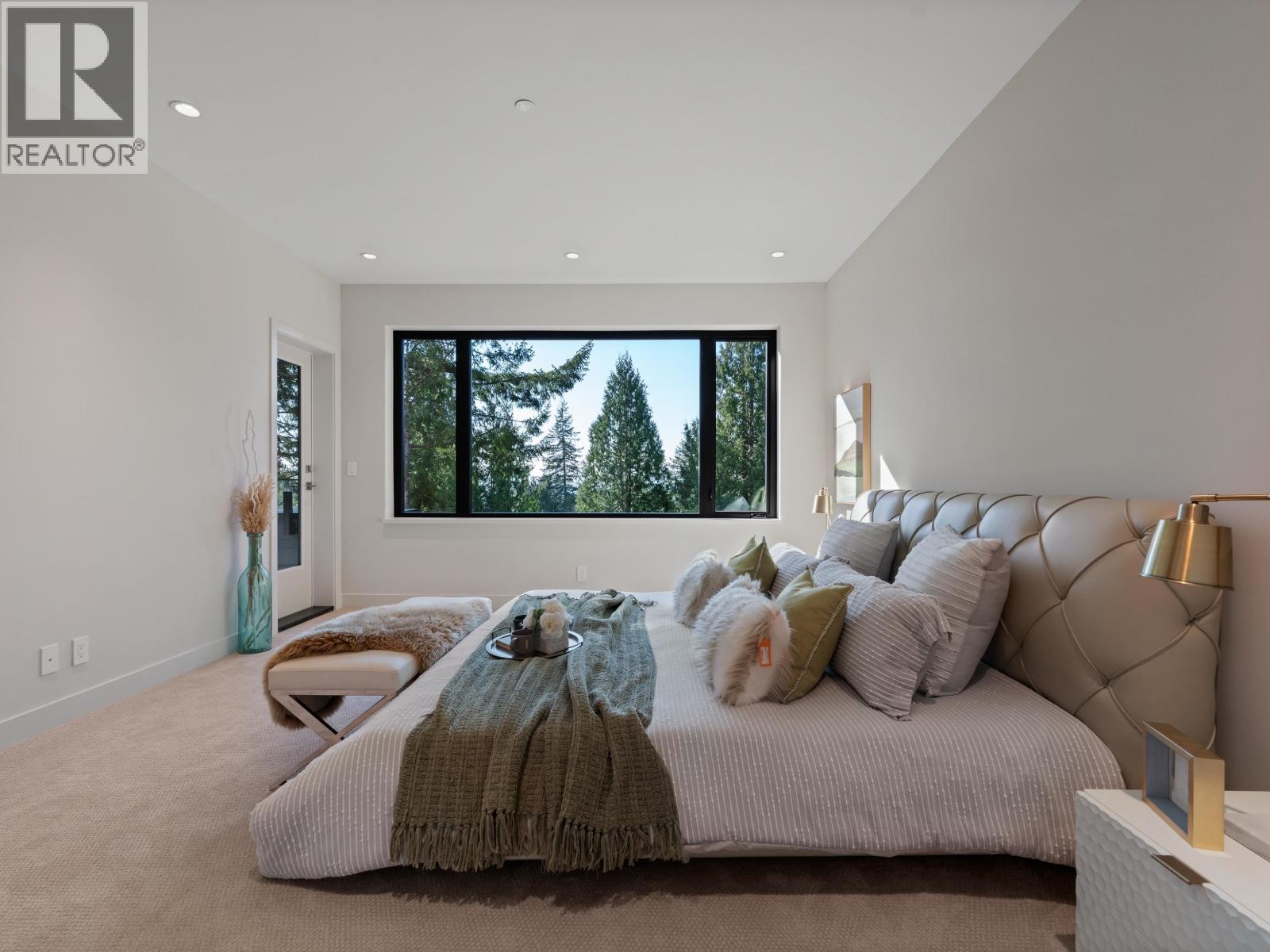 5657 WESTPORT ROAD, West Vancouver