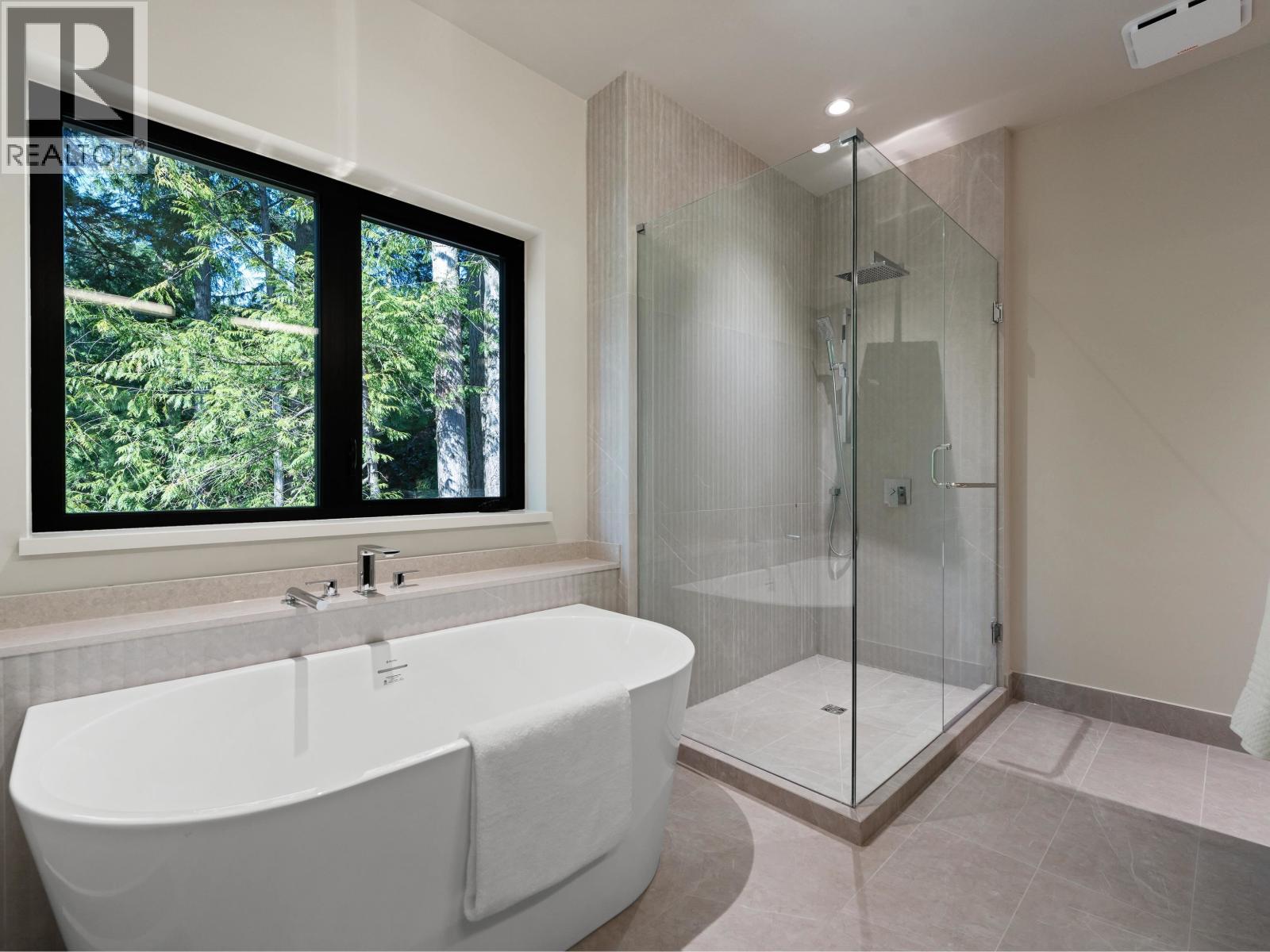 5657 WESTPORT ROAD, West Vancouver